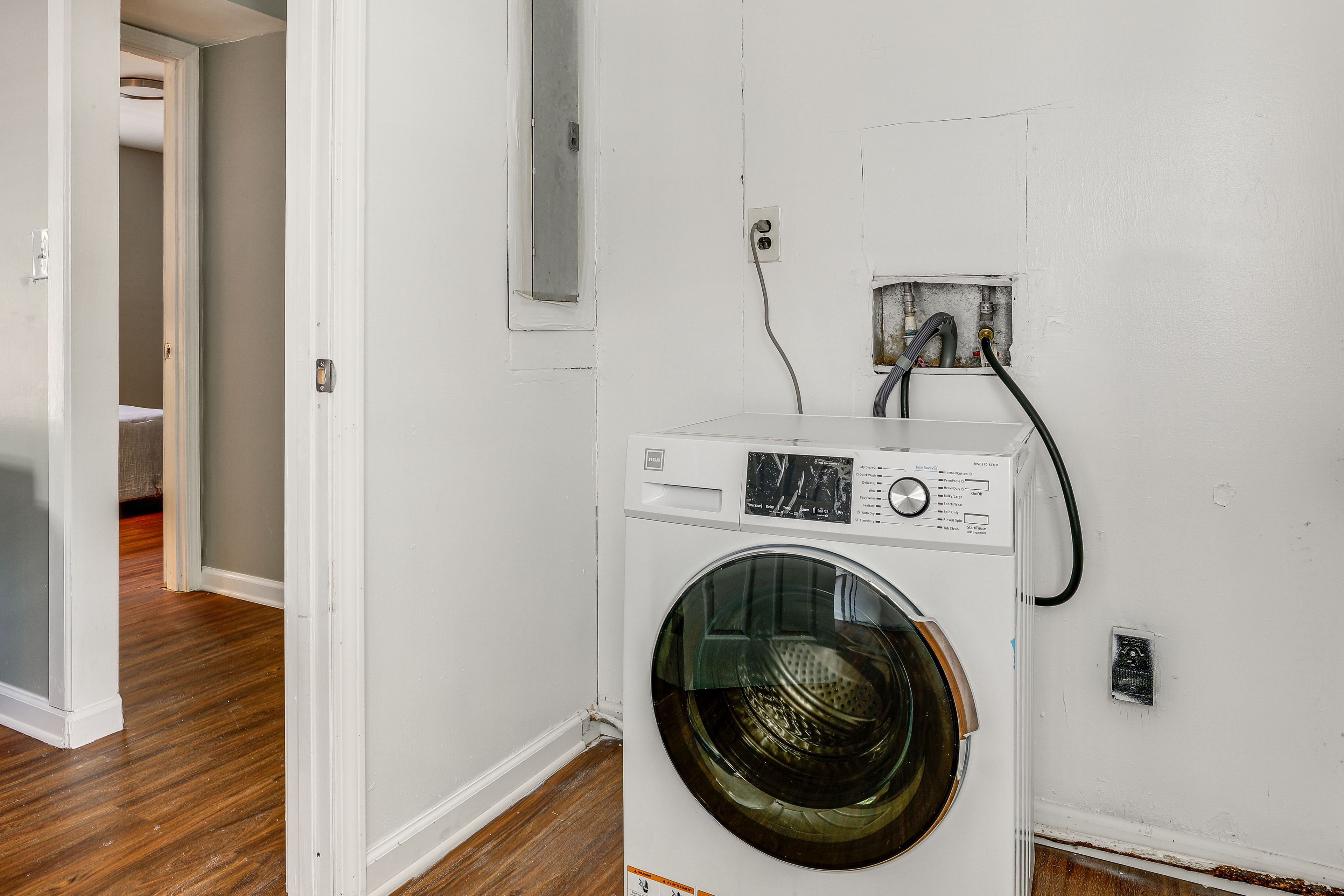 Laundry Area | Upper Level | Washer/Dryer Combo