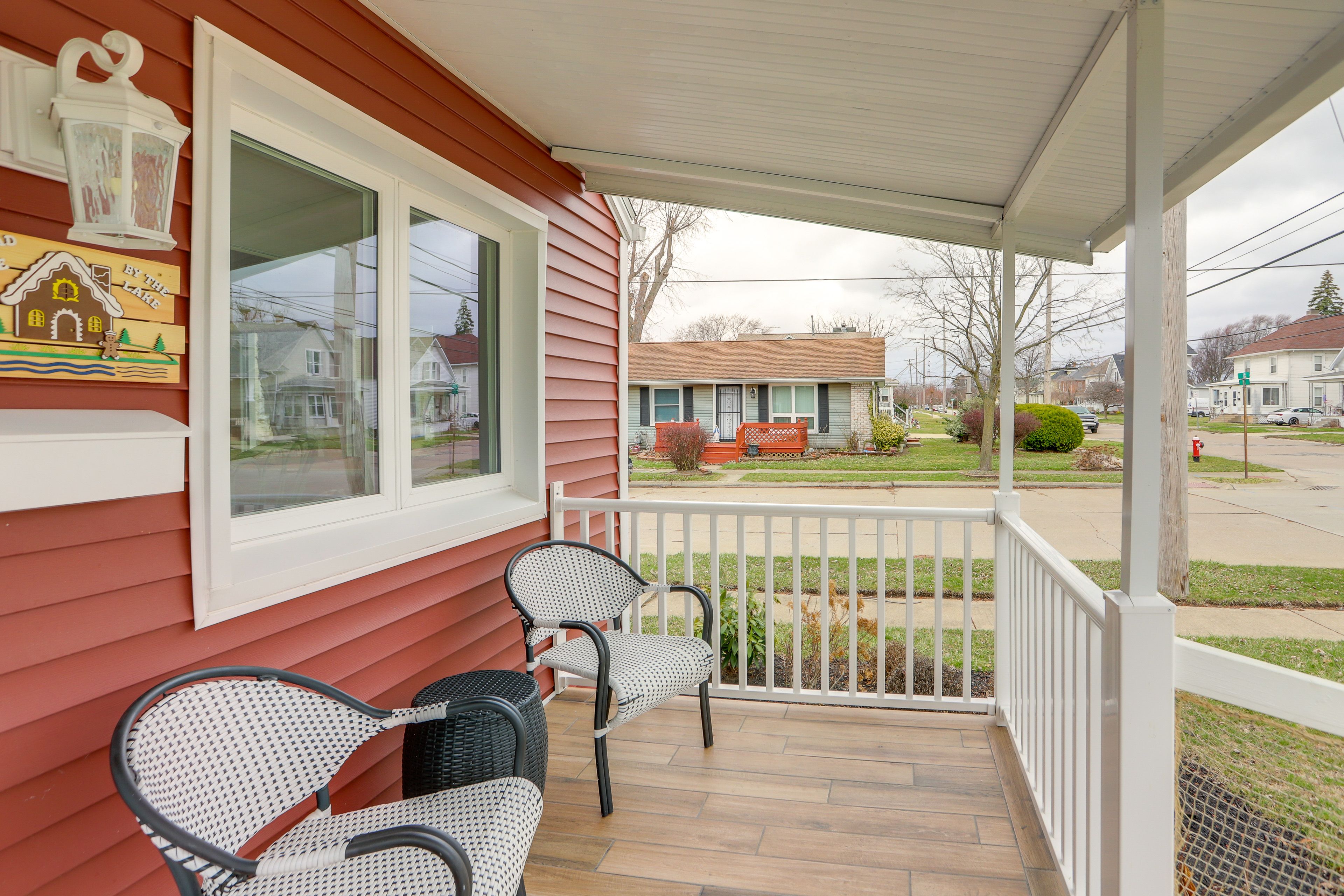 Front Porch | Seating