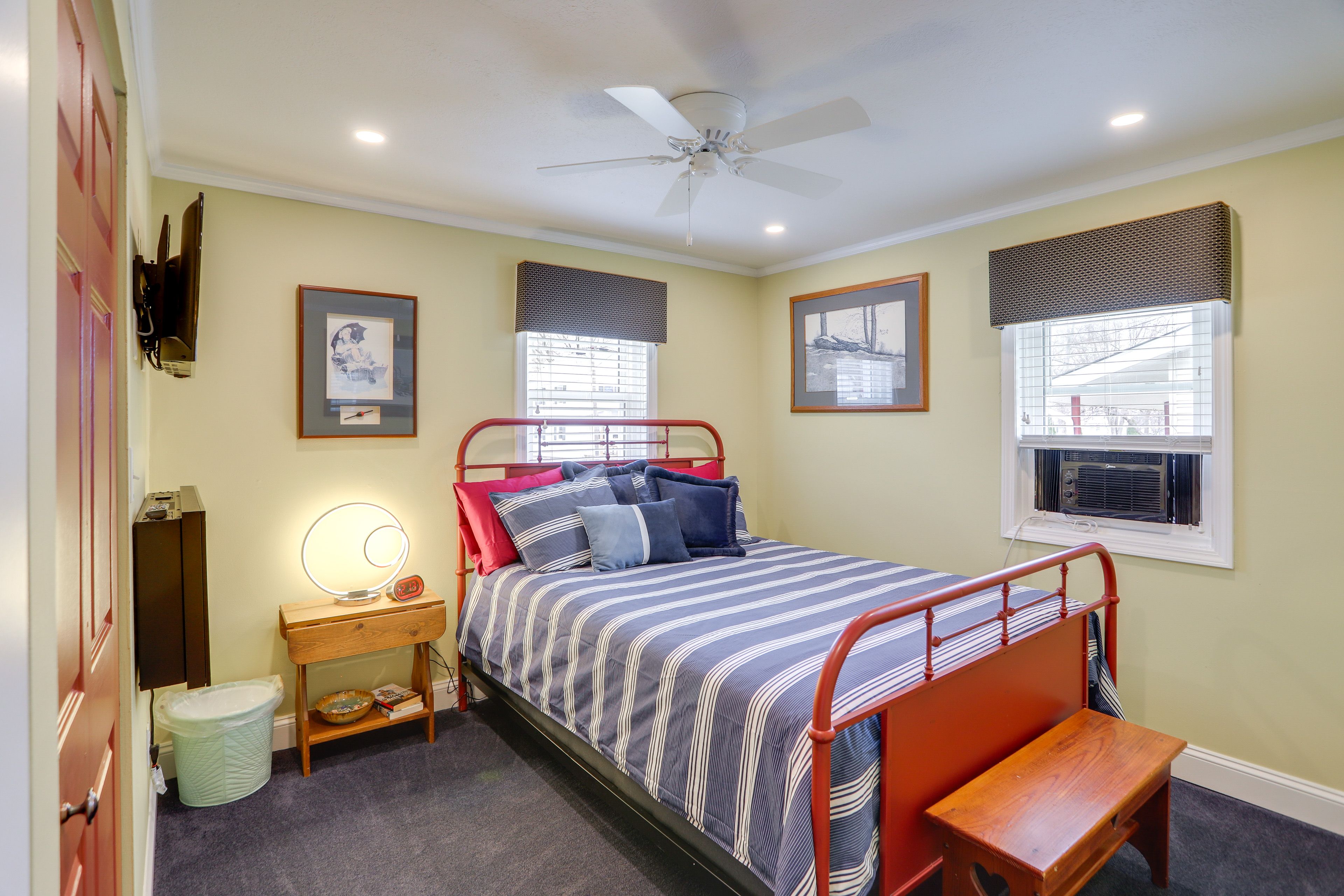 Bedroom 1 | 1st Floor | Queen Bed | Electric Fireplace | Smart TV