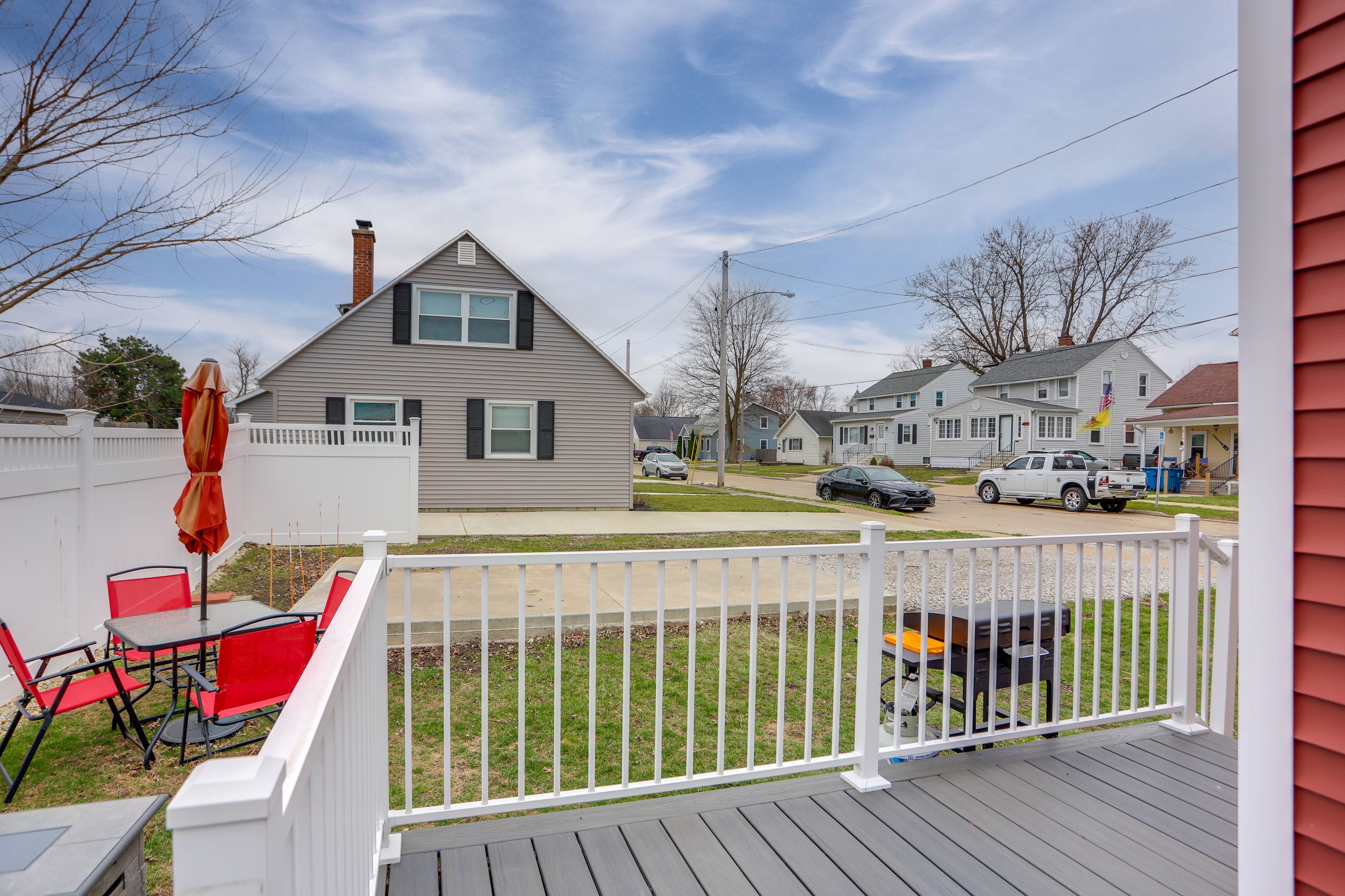 Deck | Dining Area | Gas Blackstone Grill
