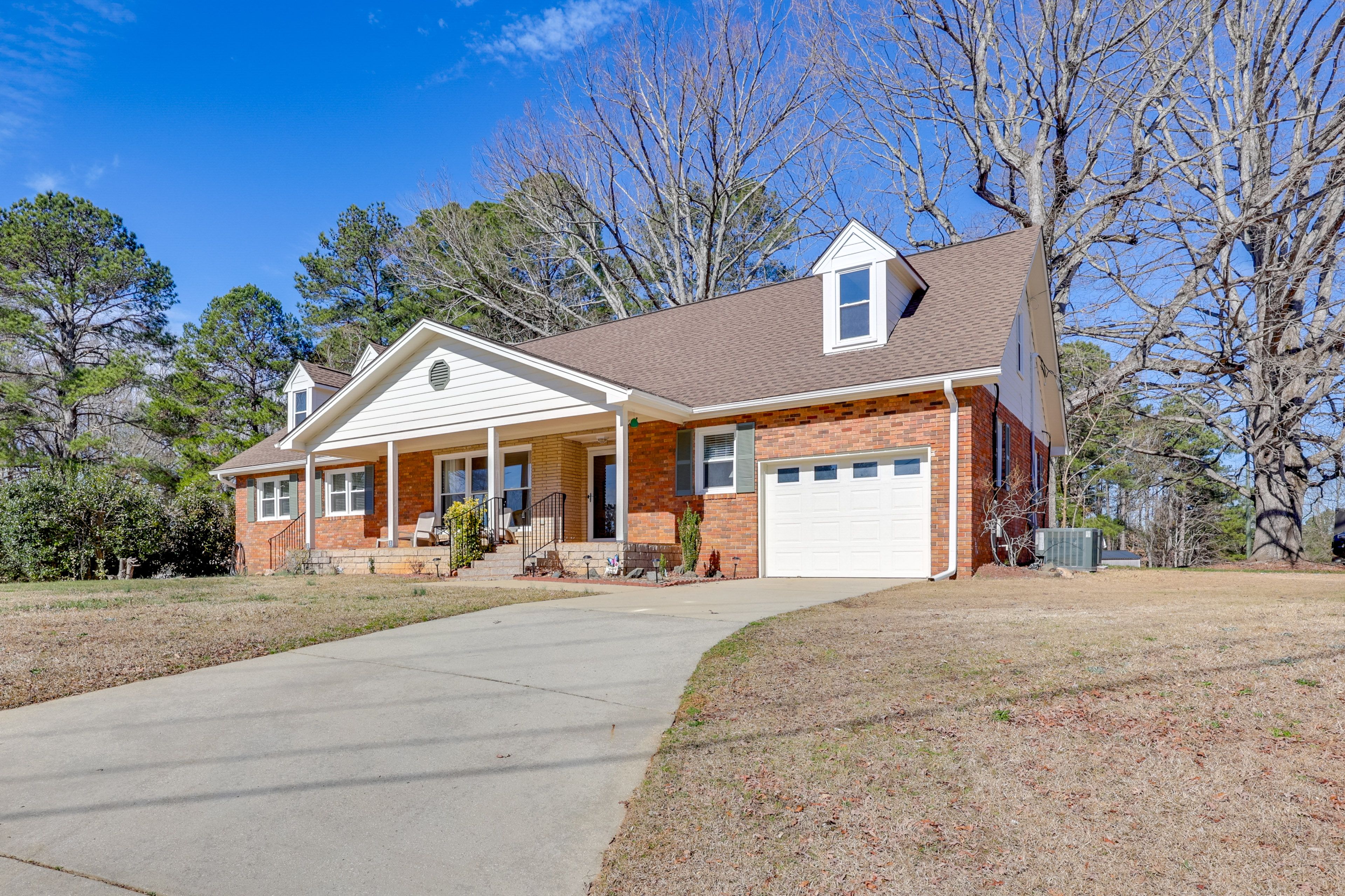 Exterior | Driveway (1 Vehicle)
