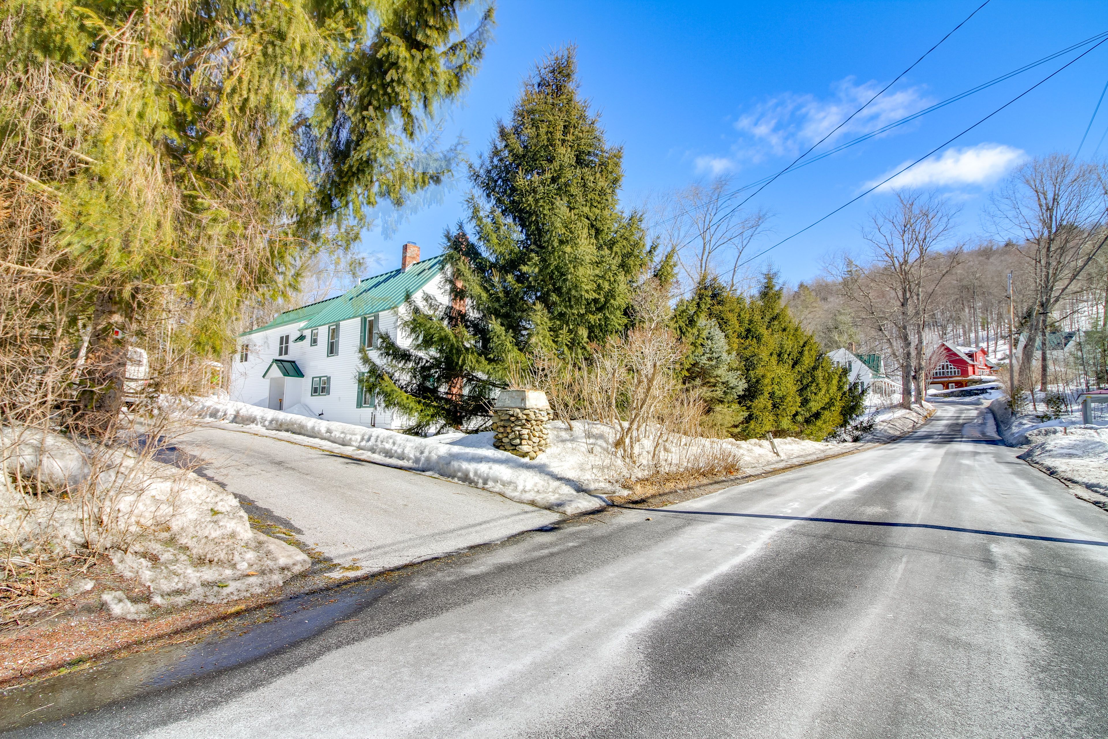 Parking | Driveway (3 Vehicles)