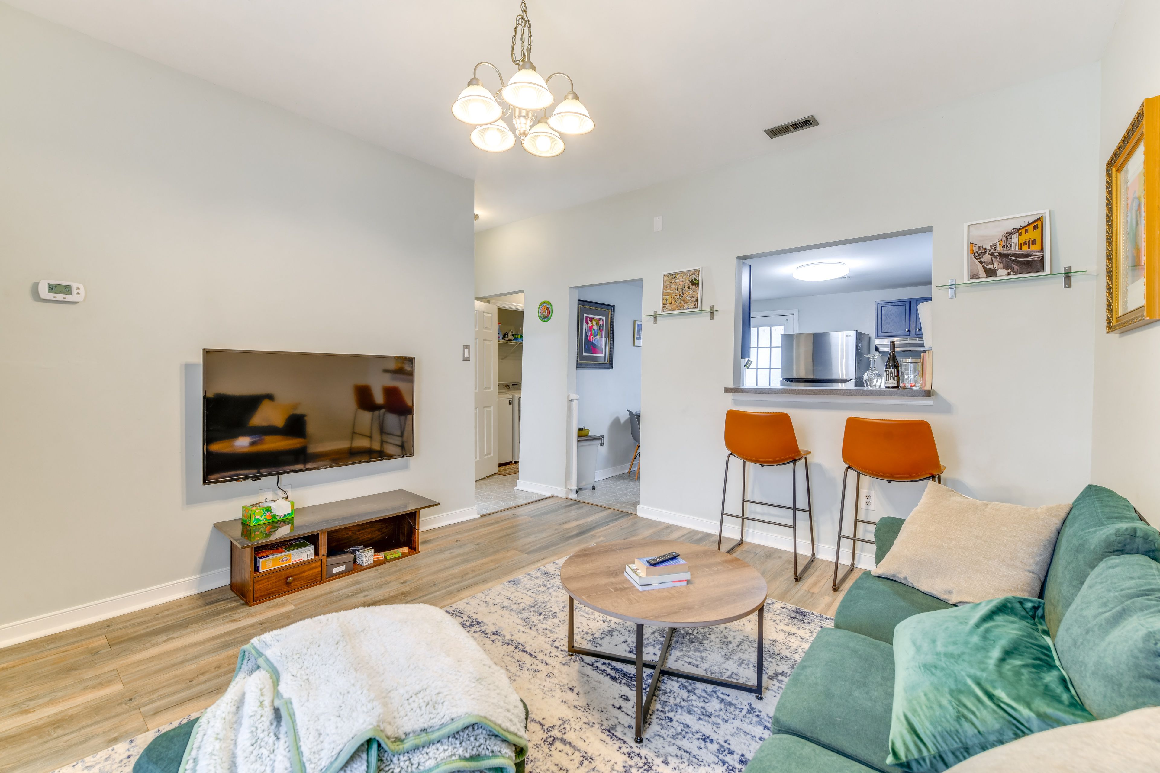 Richmond Vacation Rental | 2BR | 1BA | 1,050 Sq Ft | Stairs Required