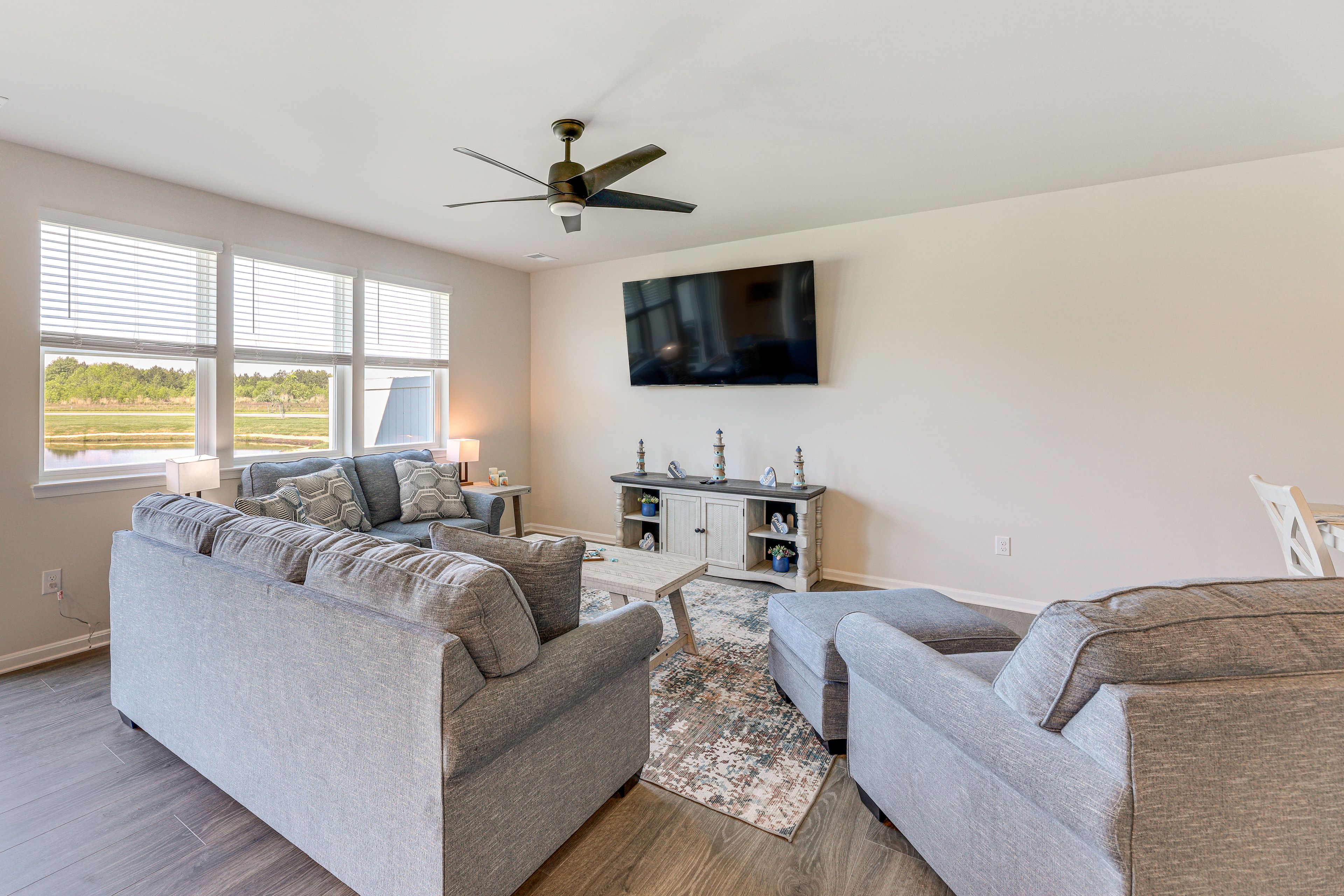 Living Room | Free WiFi | Central Heating & A/C | Queen Sleeper Sofa | 1st Floor