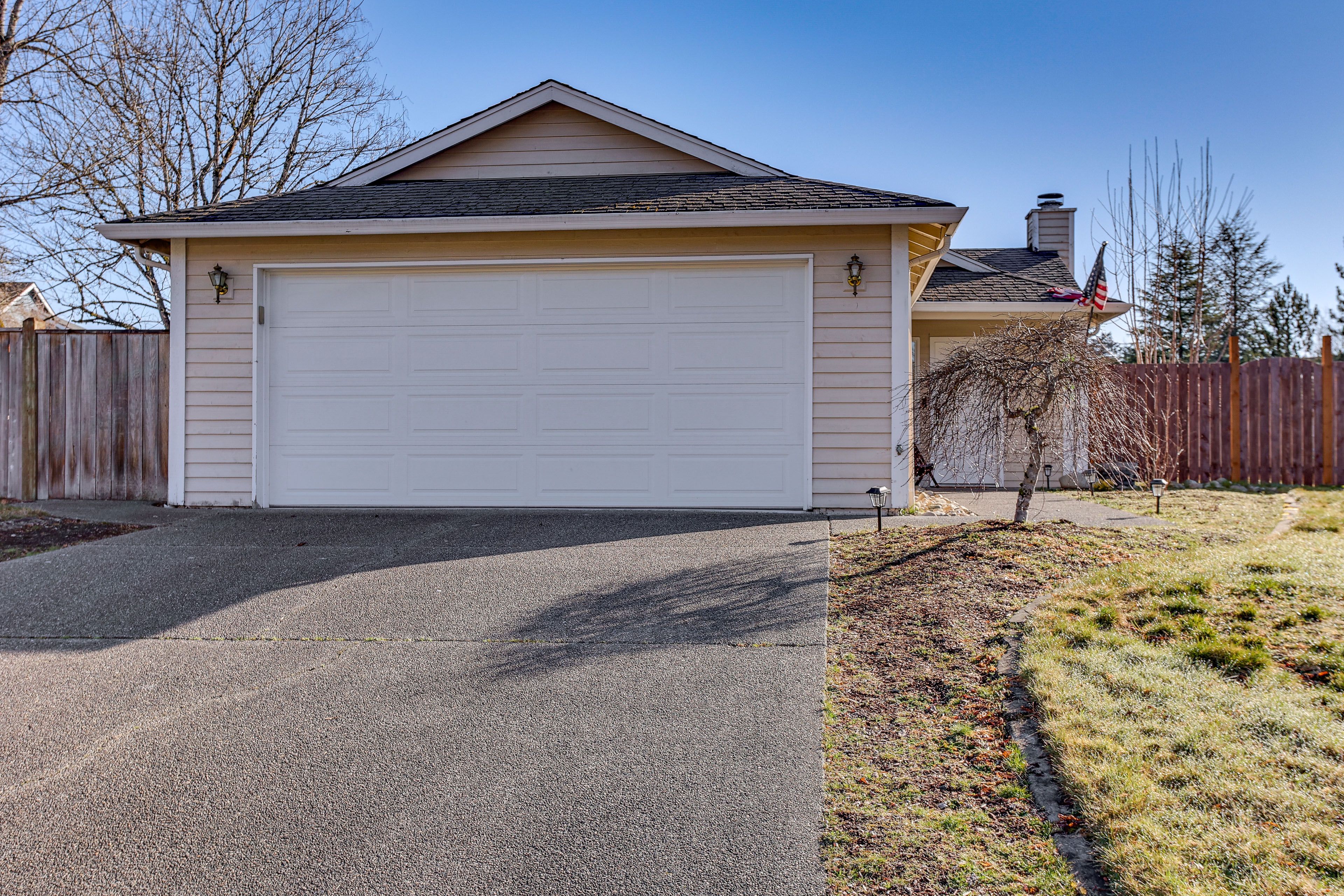 Exterior | Driveway (2 Vehicles) | Garage (2 Vehicles)