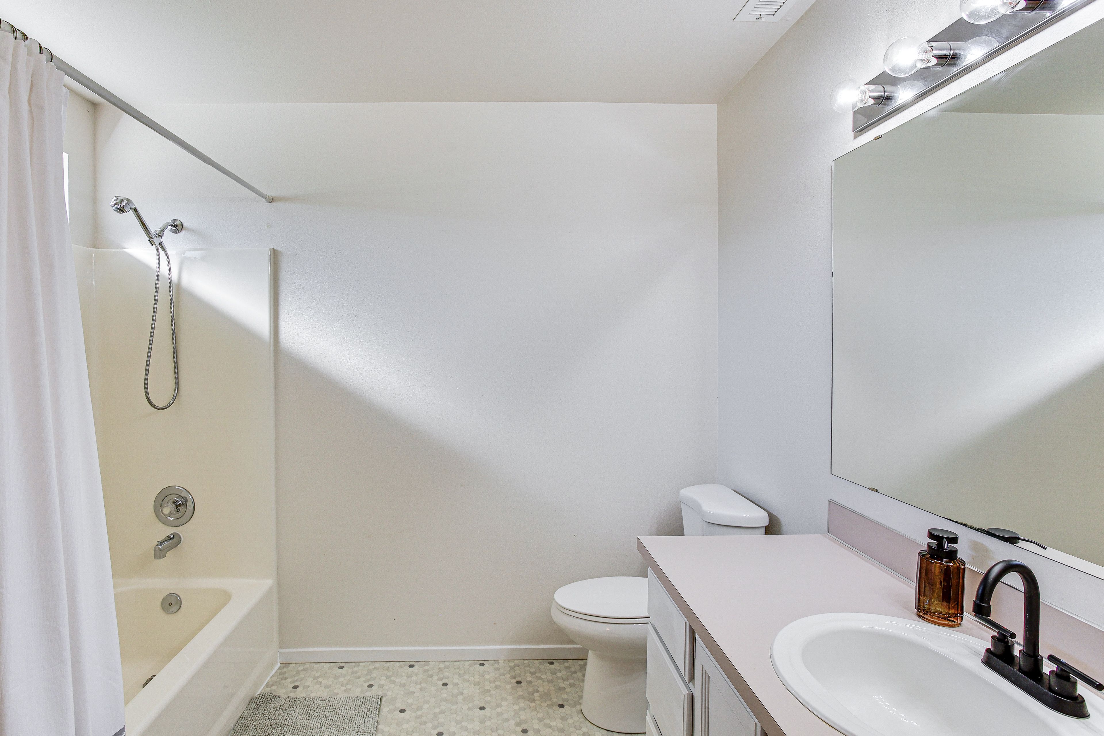 Bathroom | Towels Provided