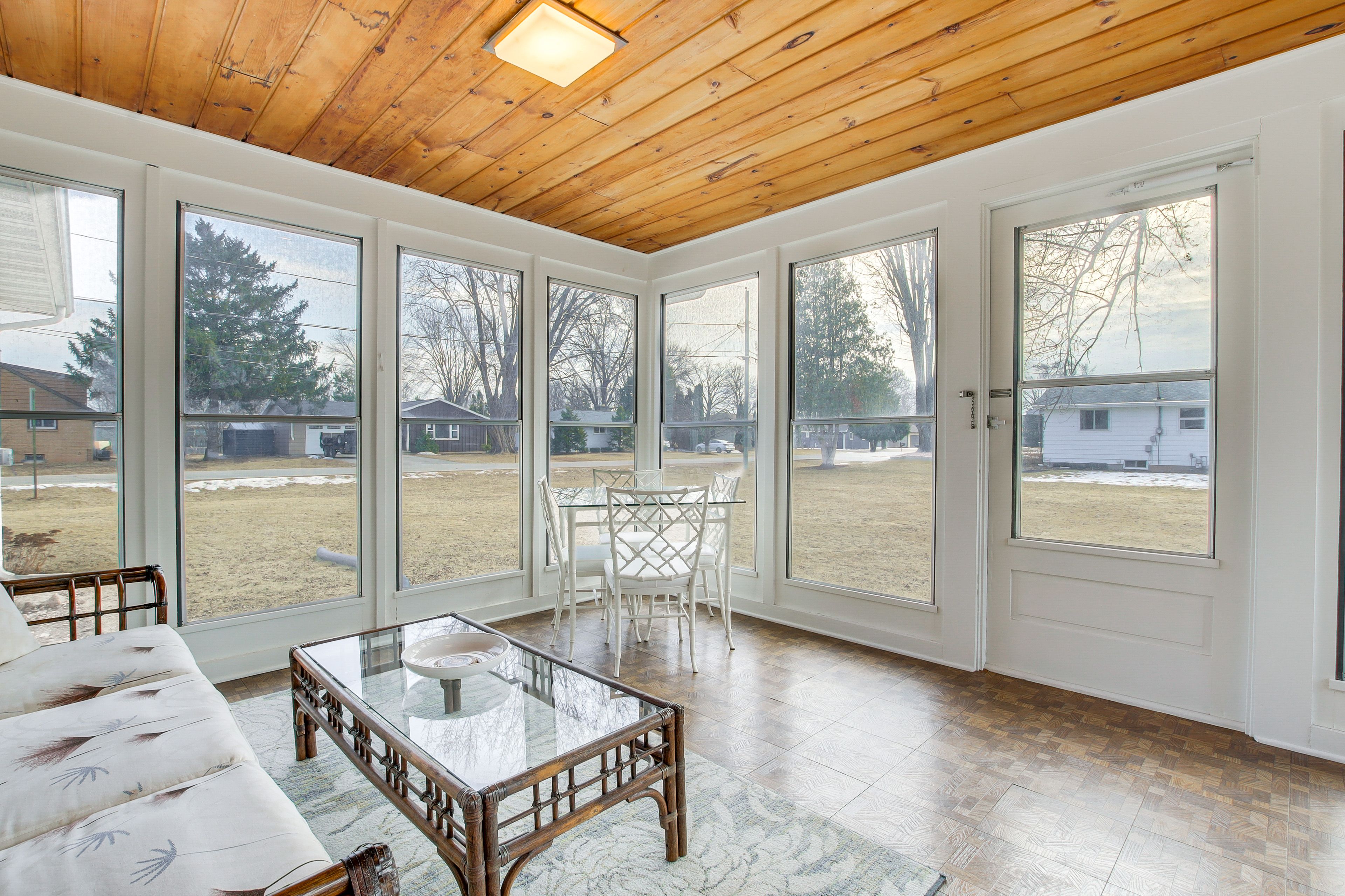 House Exterior | Screened Porch