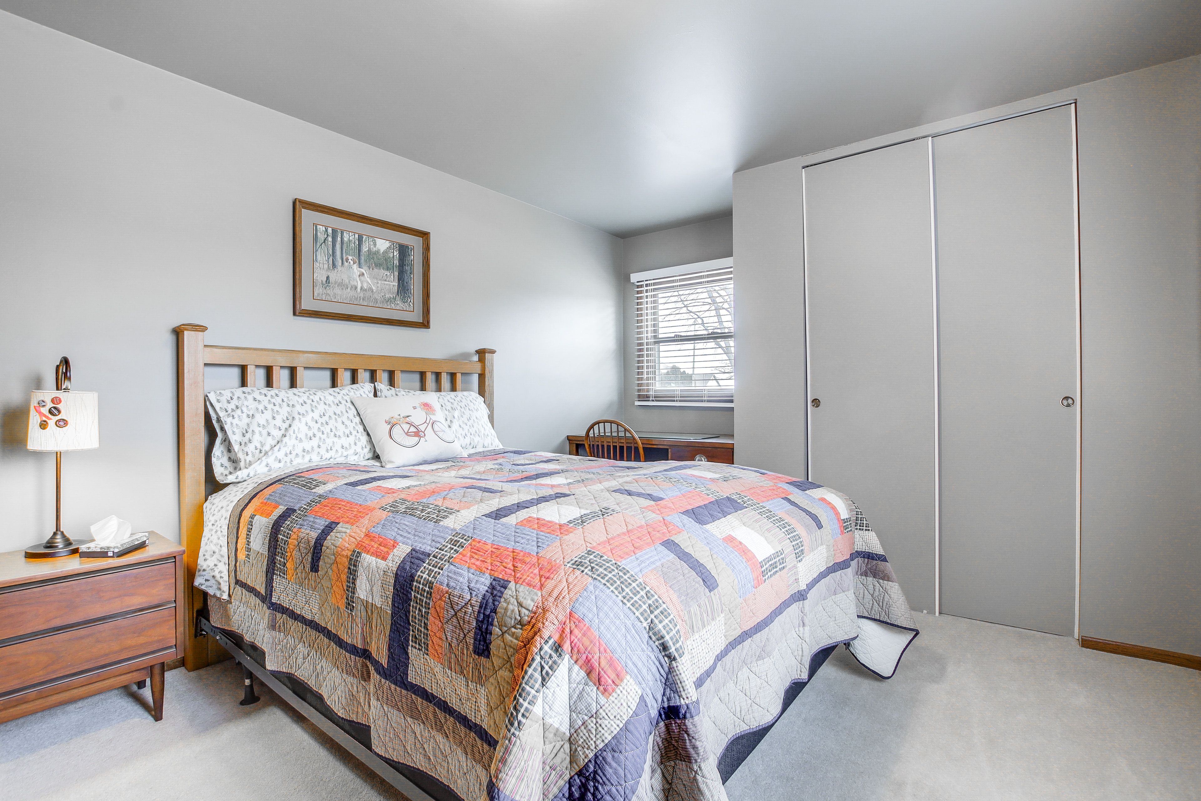 Bedroom 2 | Queen Bed | Main Floor