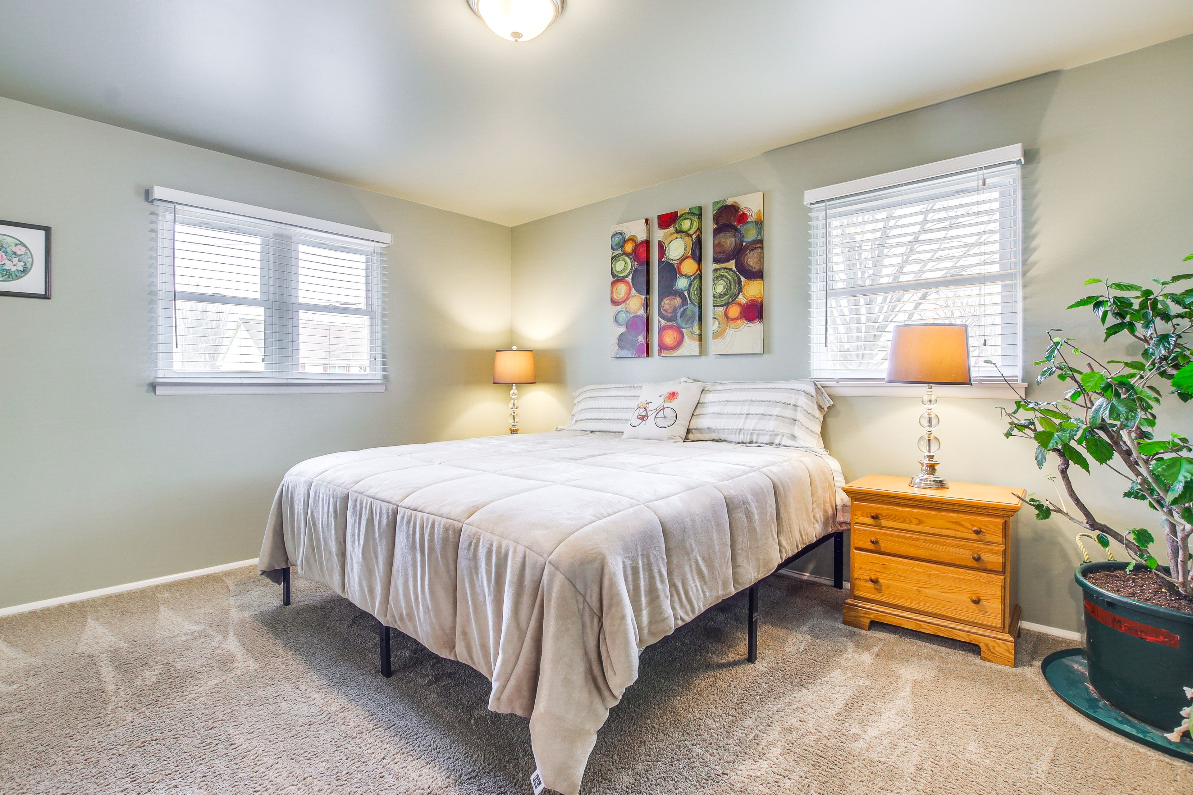 Bedroom 1 | King Bed | Main Floor