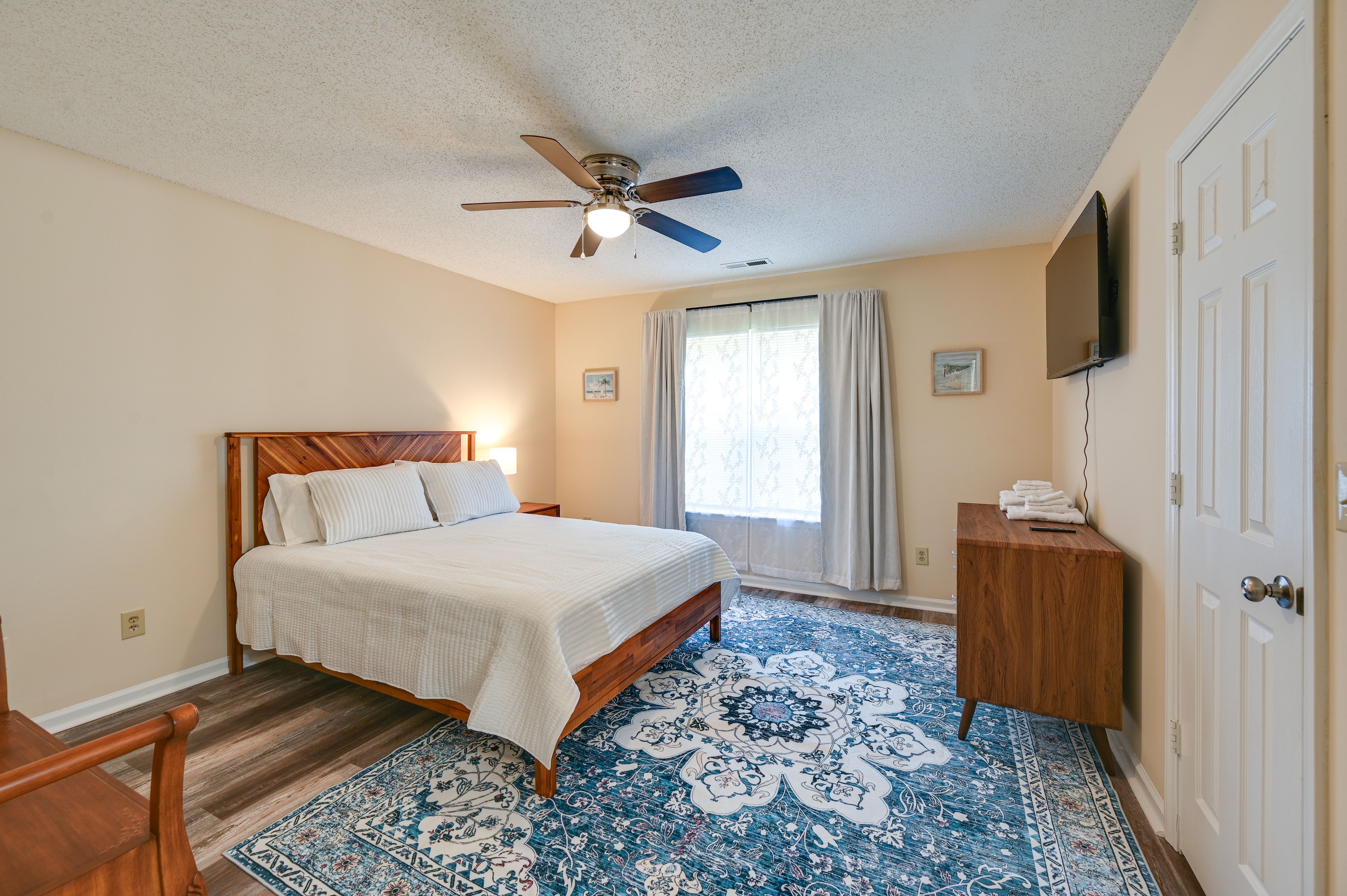 Bedroom 1 | Queen Bed | Linens Provided