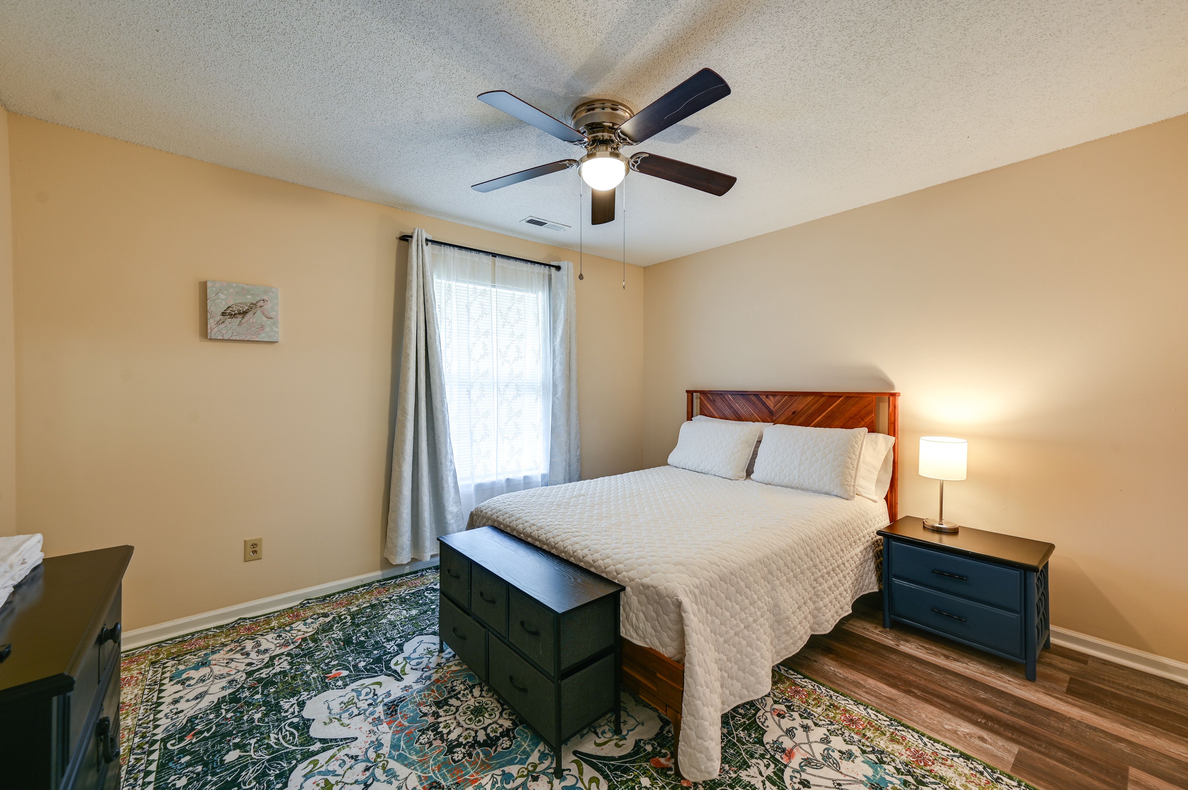 Bedroom 2 | Queen Bed