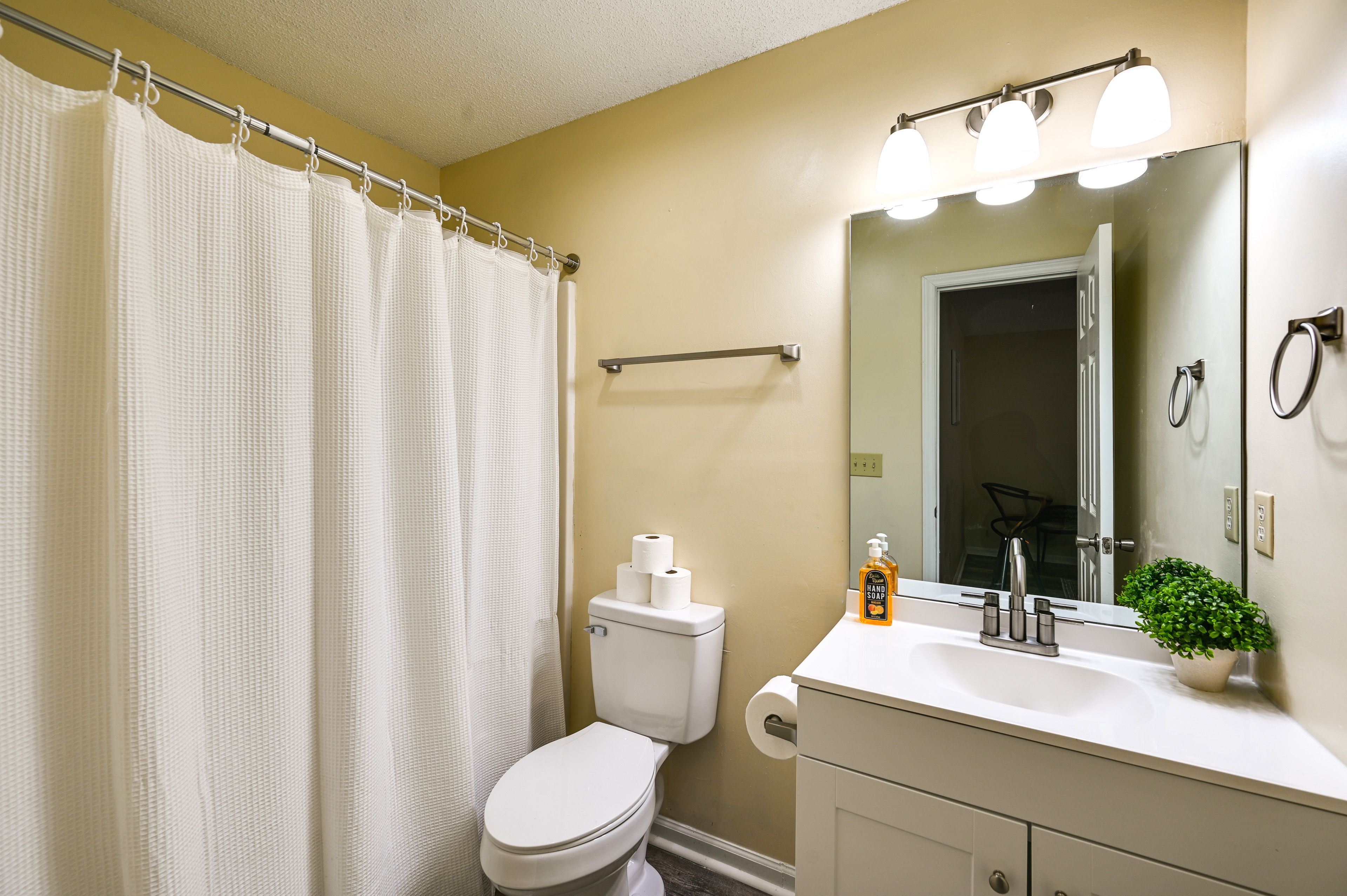Bathroom | Towels Provided