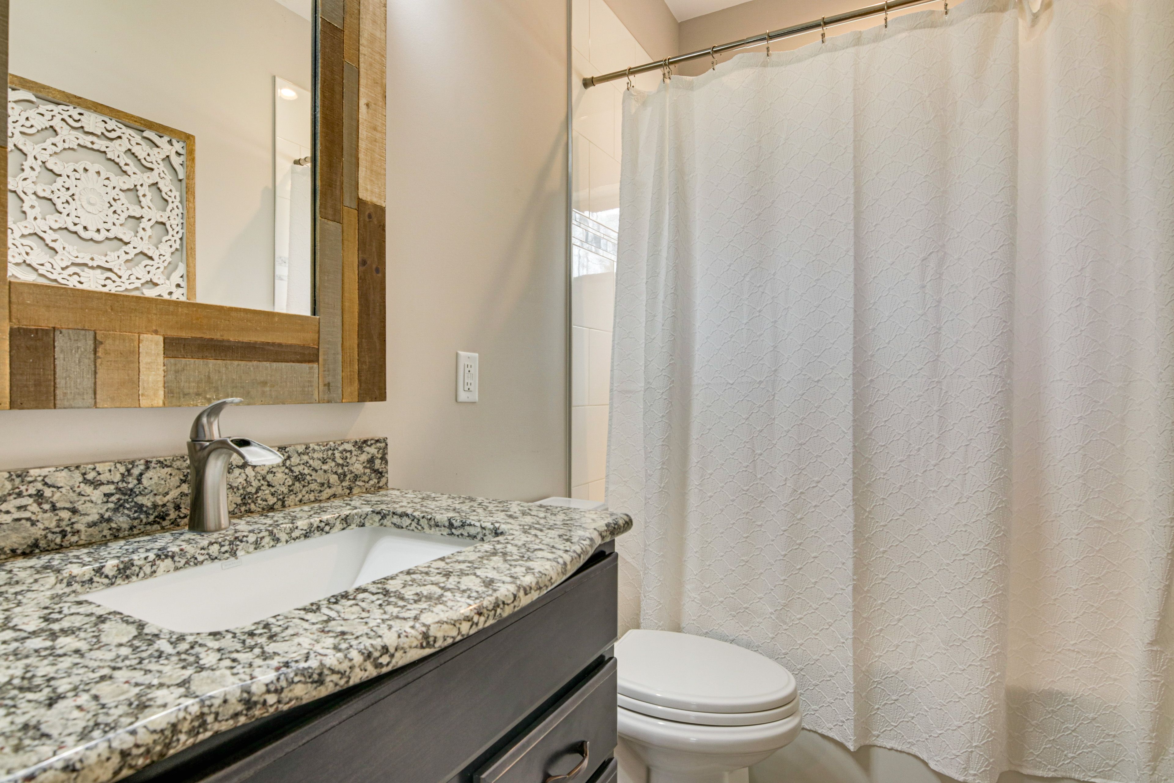 Bathroom | Towels Provided