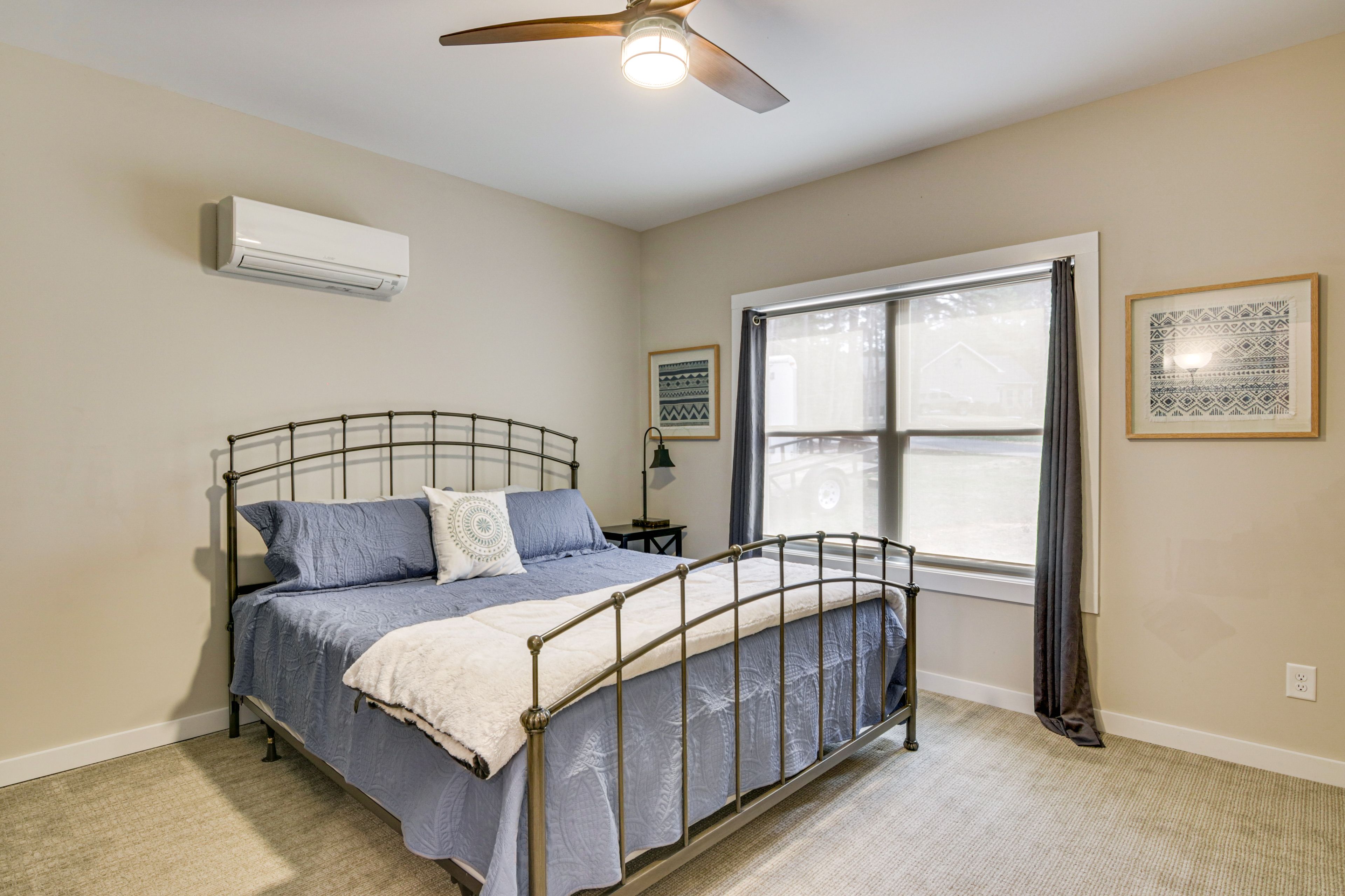 Bedroom | King Bed | Smart TV