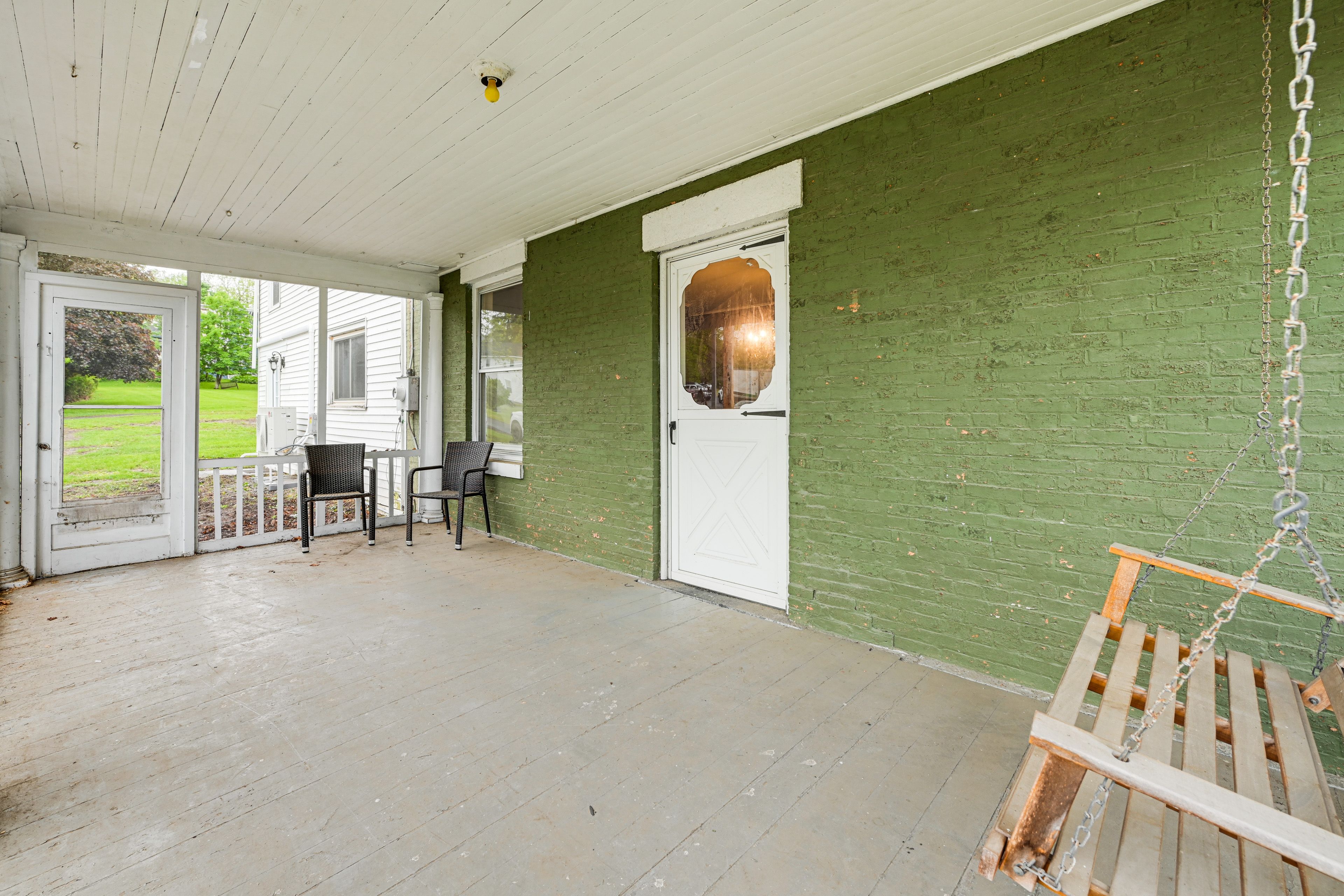 Screened-In Porch | Bench Swing