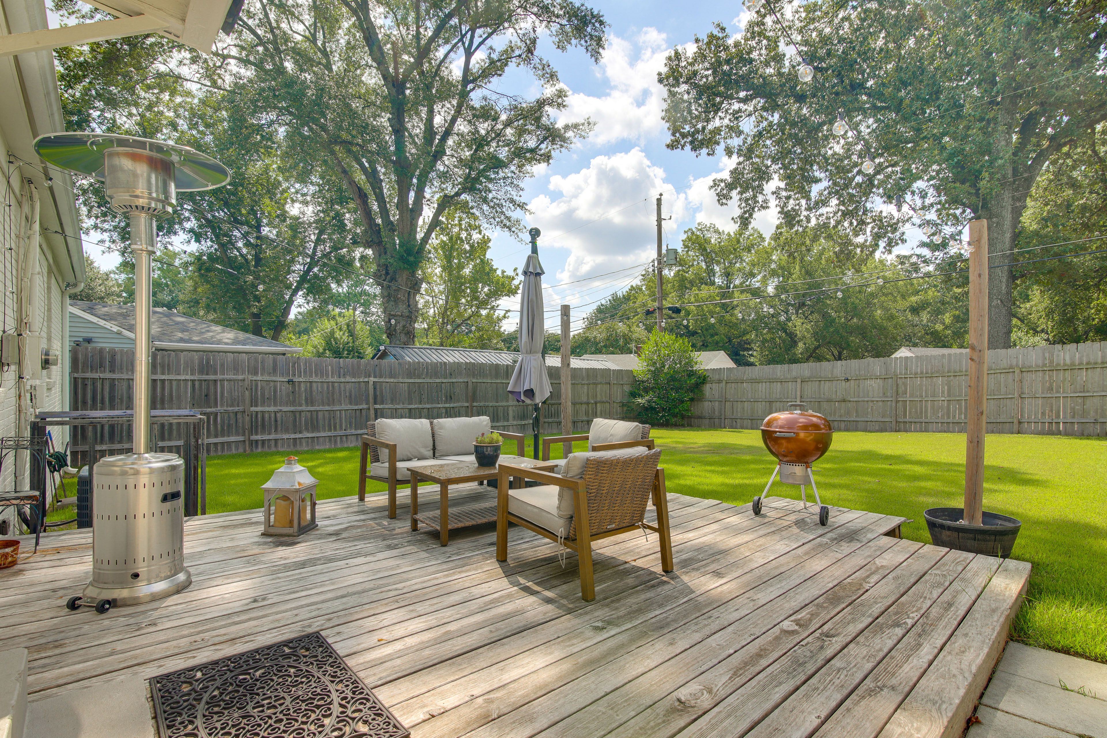 Memphis Vacation Rental | 2BR | 1BA | 1,040 Sq Ft | 3 Steps Required