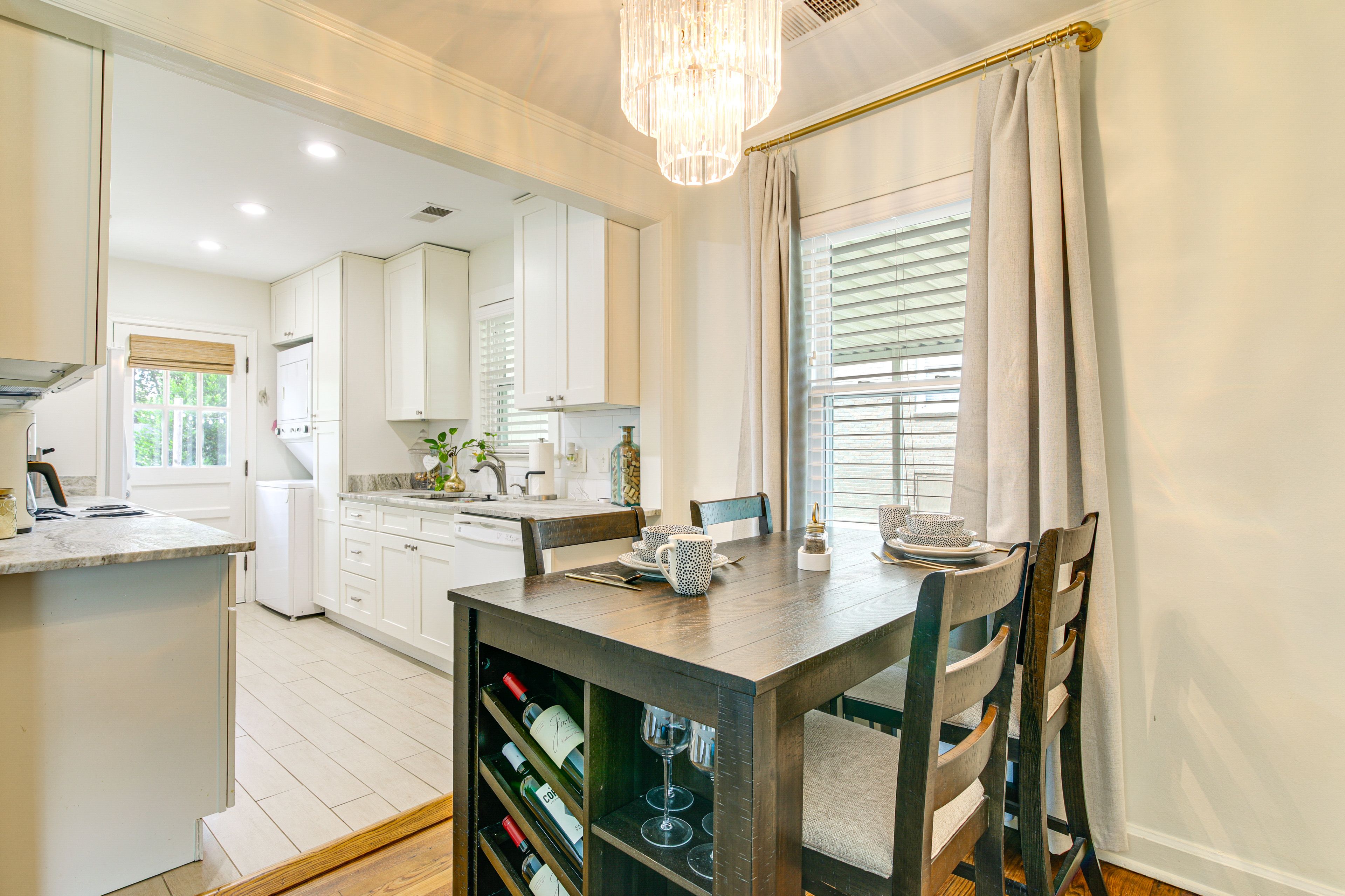 Dining Area | Dishware/Flatware