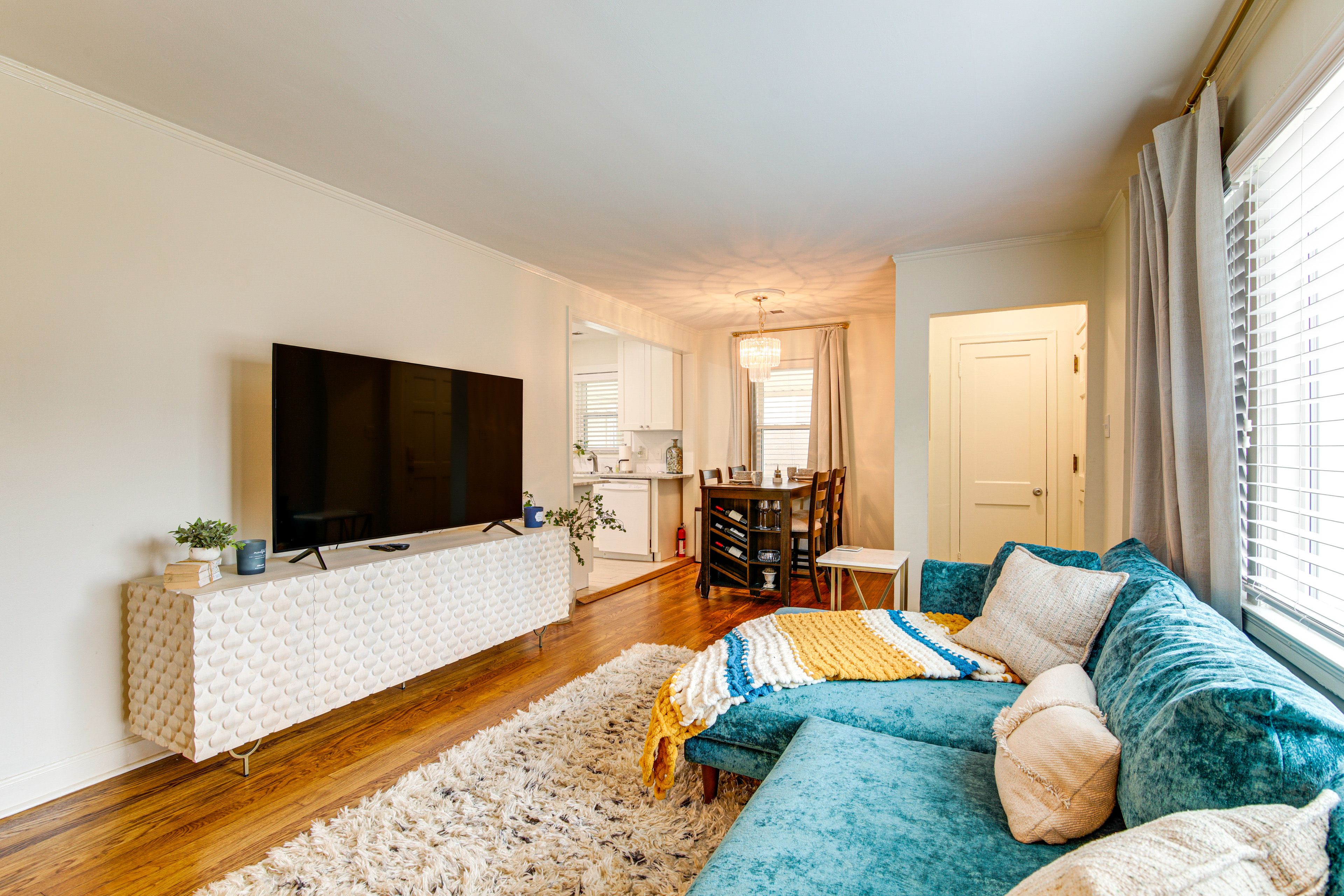 Living Room | Smart TV