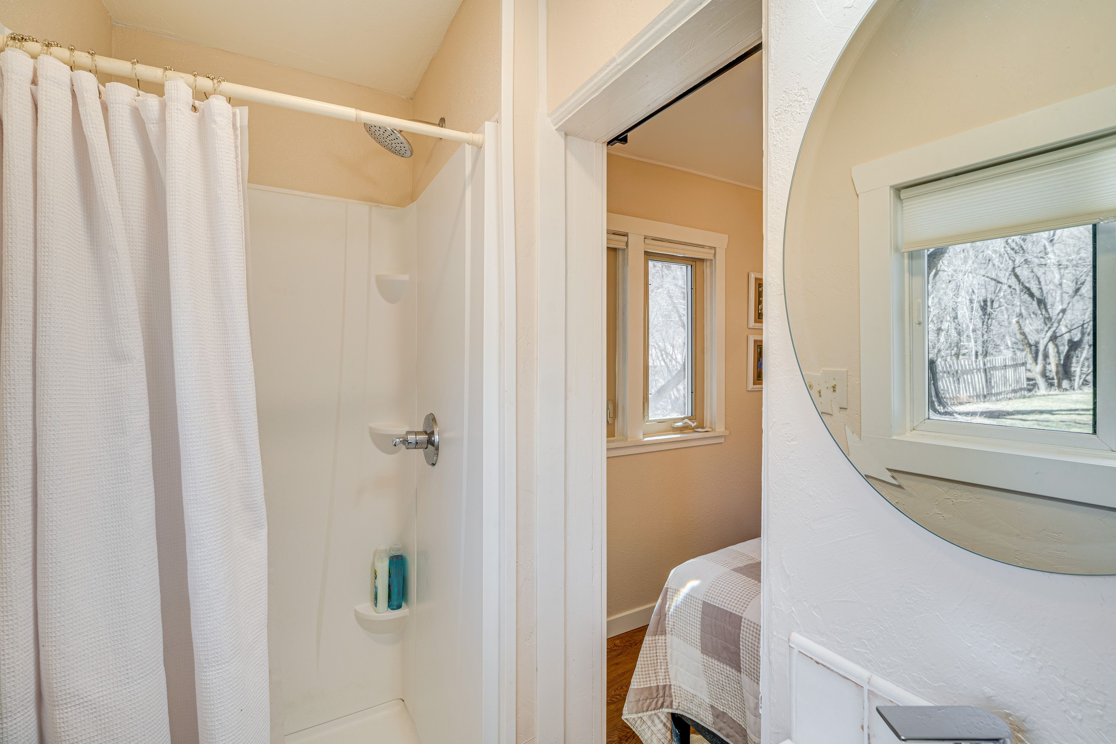 Full Bath | Towels | Hair Dryer
