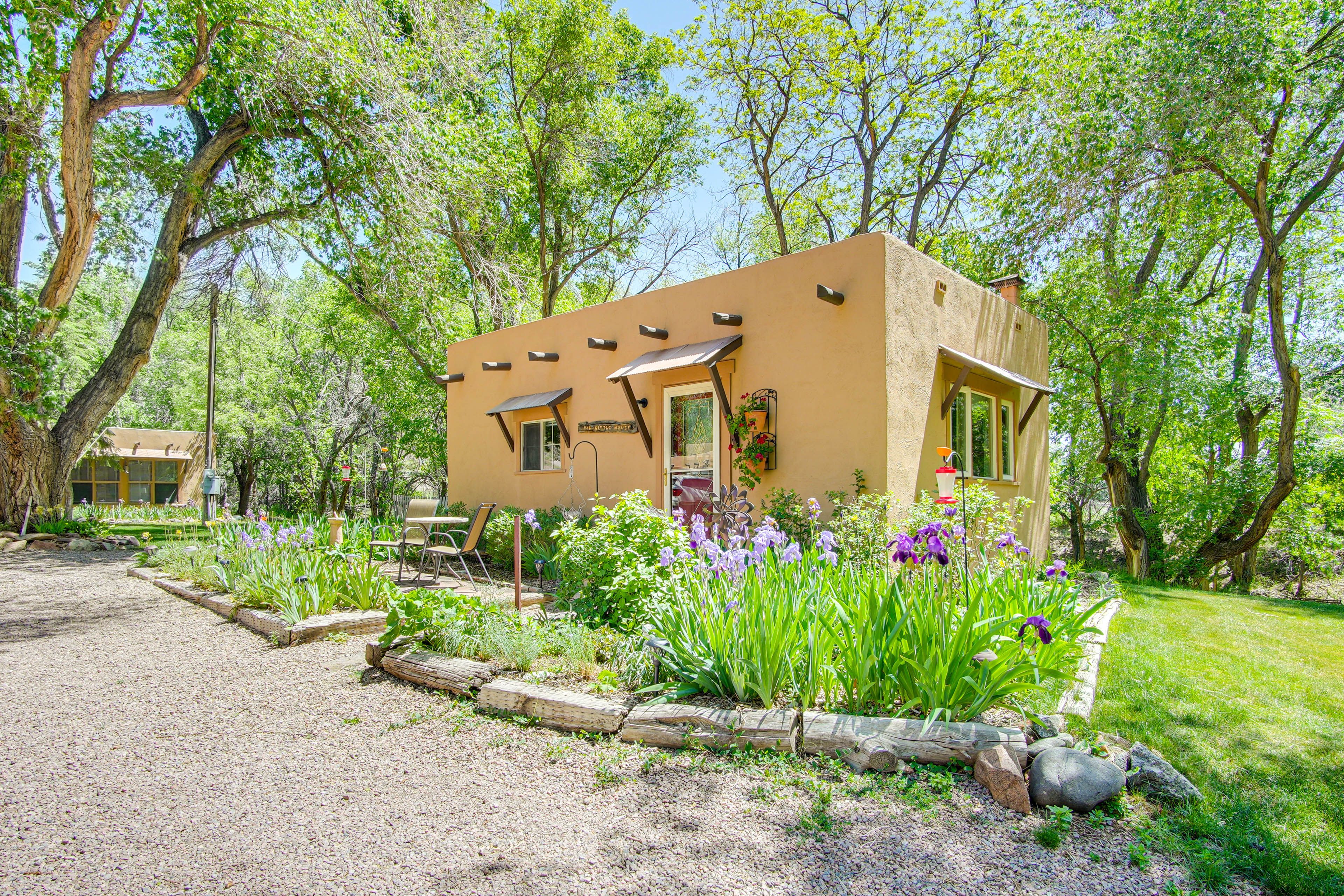 Guest Suite Exterior | Ample Shared Driveway Parking