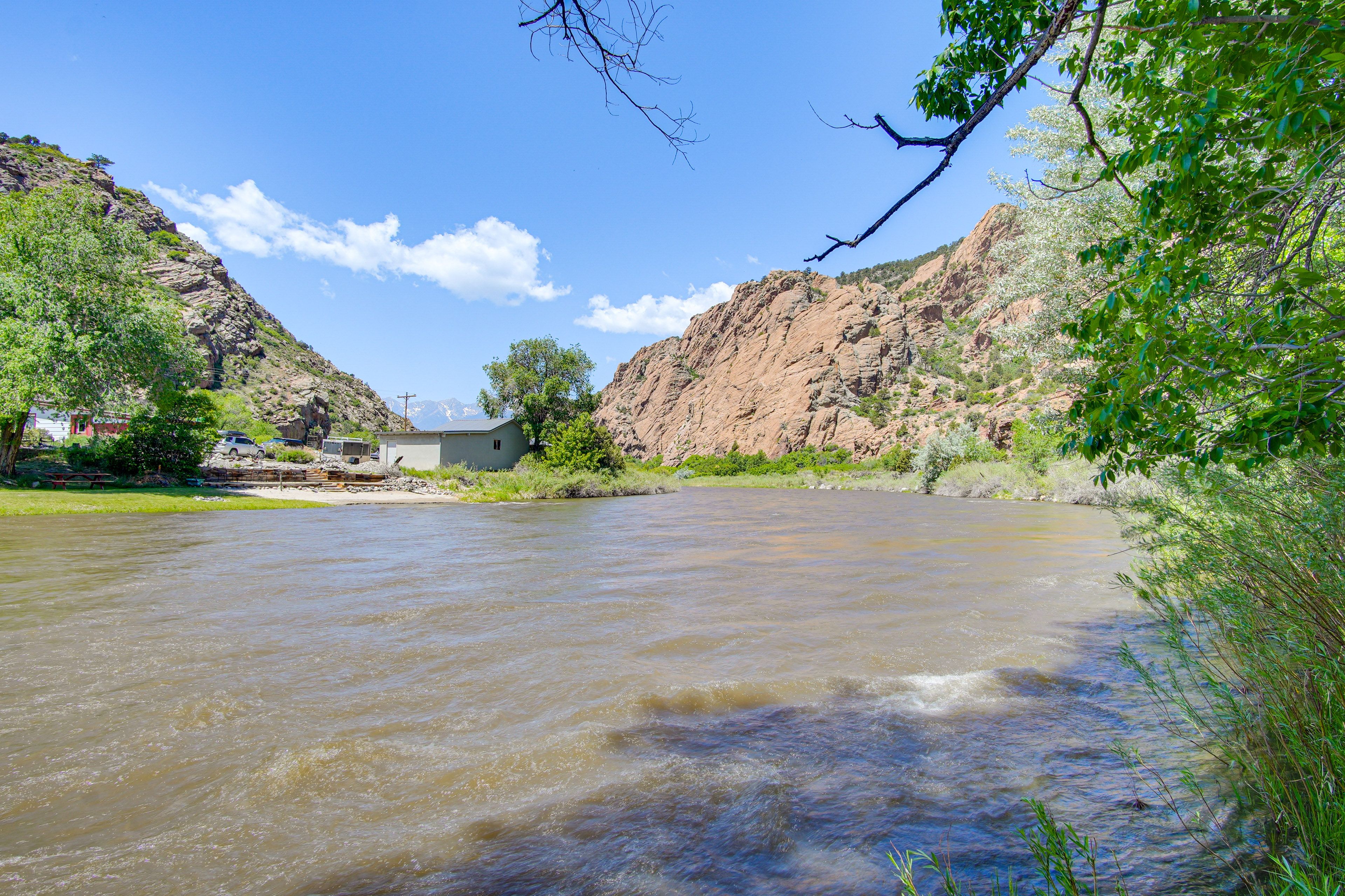 Surrounding Area | Walk to Arkansas River