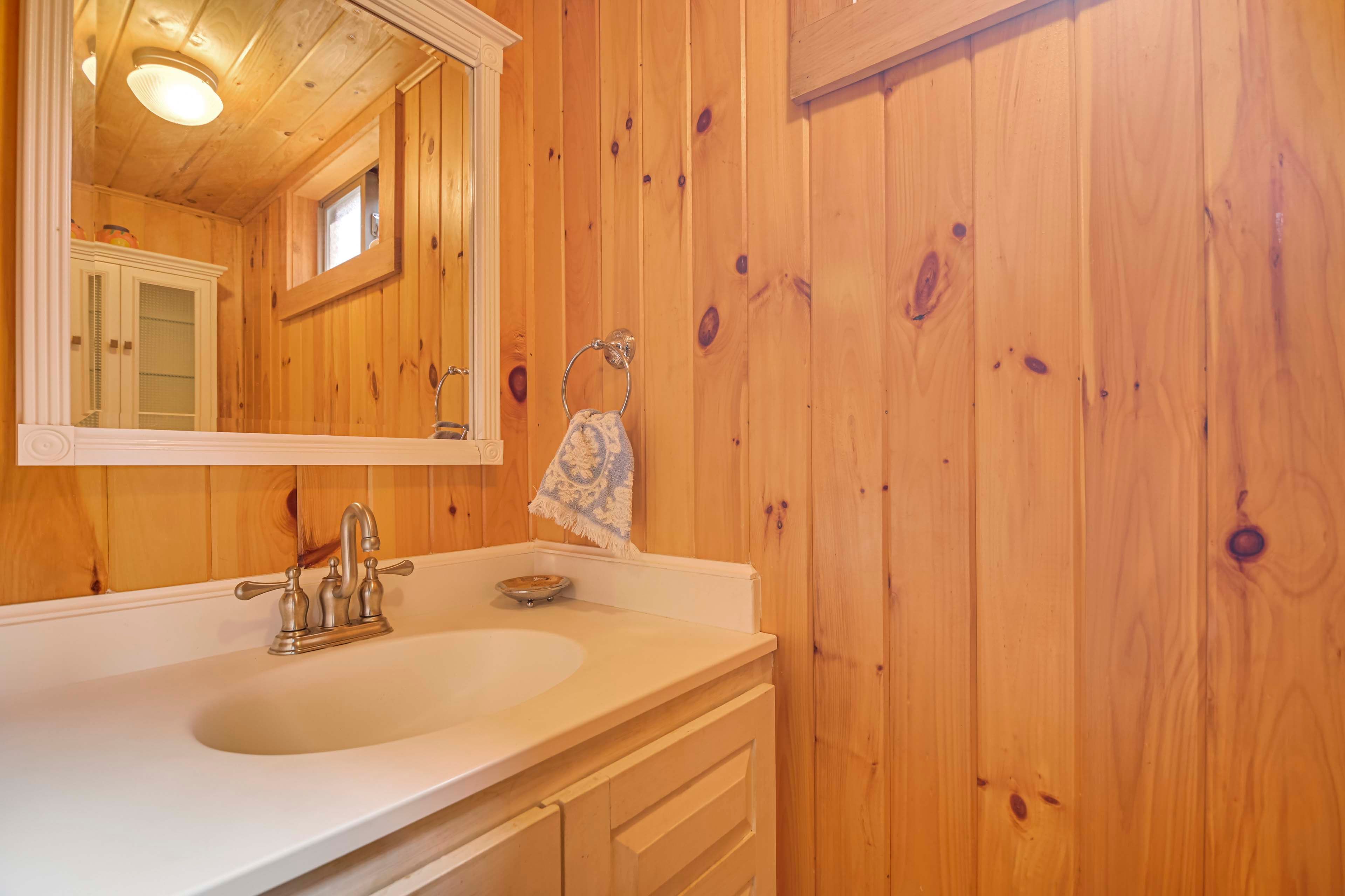 En-Suite Bathroom | Towels Provided | Hair Dryer