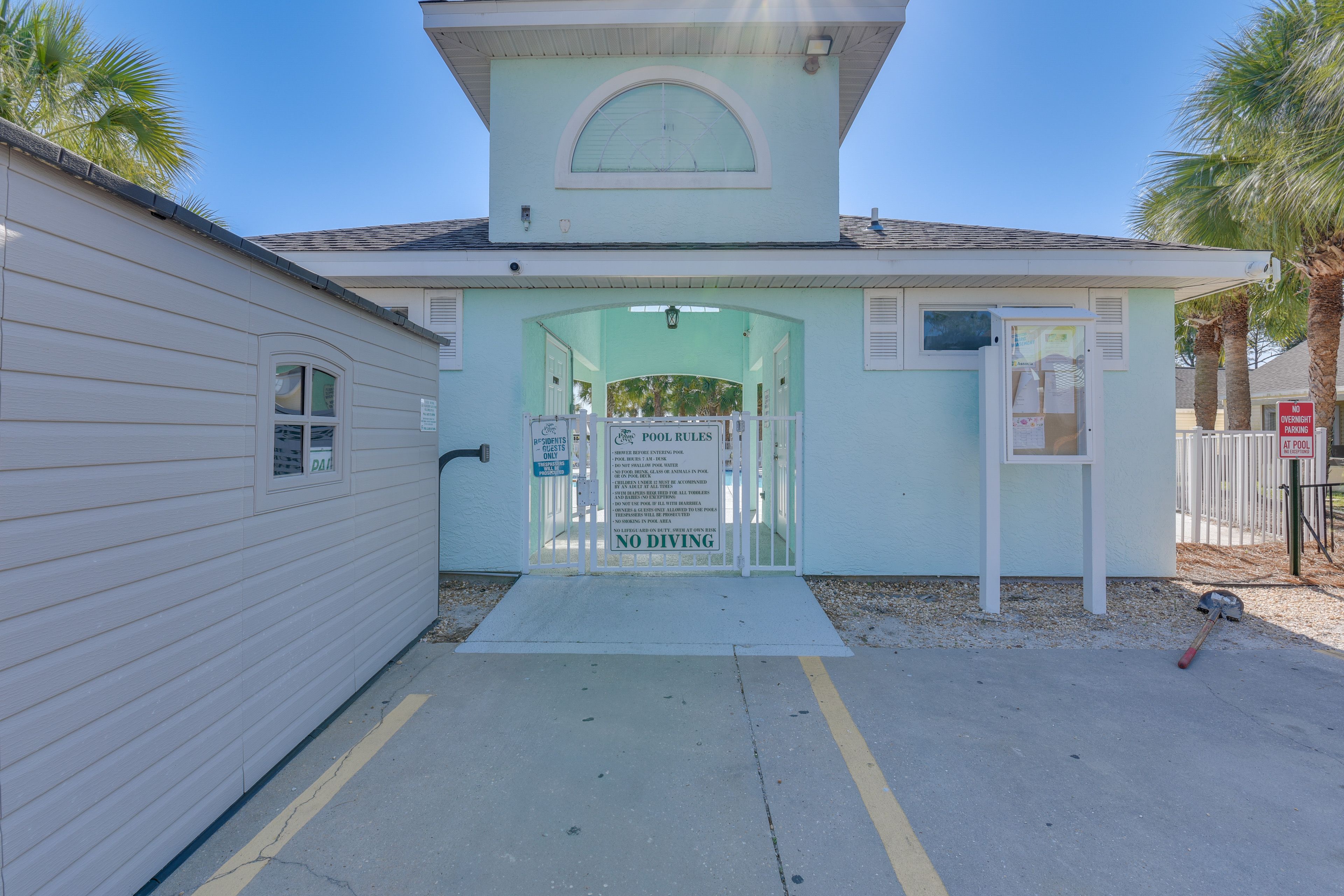 Palm Cove | Community Pool