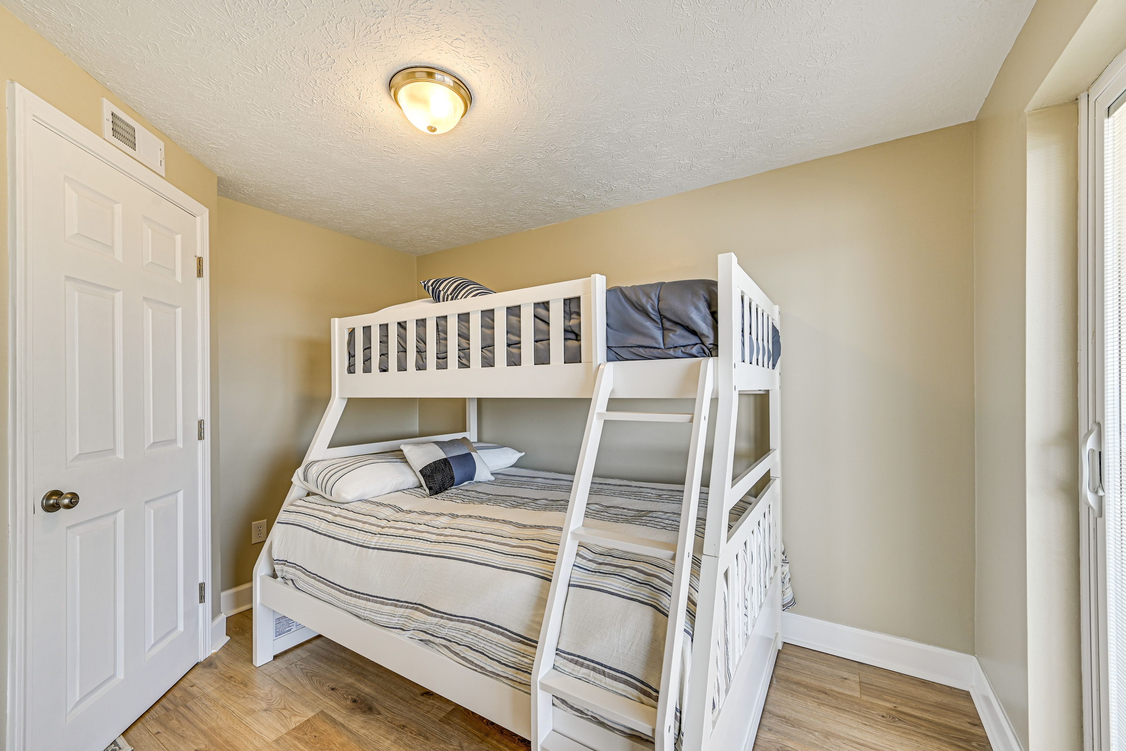 Bedroom 4 | Twin/Full Bunk Bed | Lower Level
