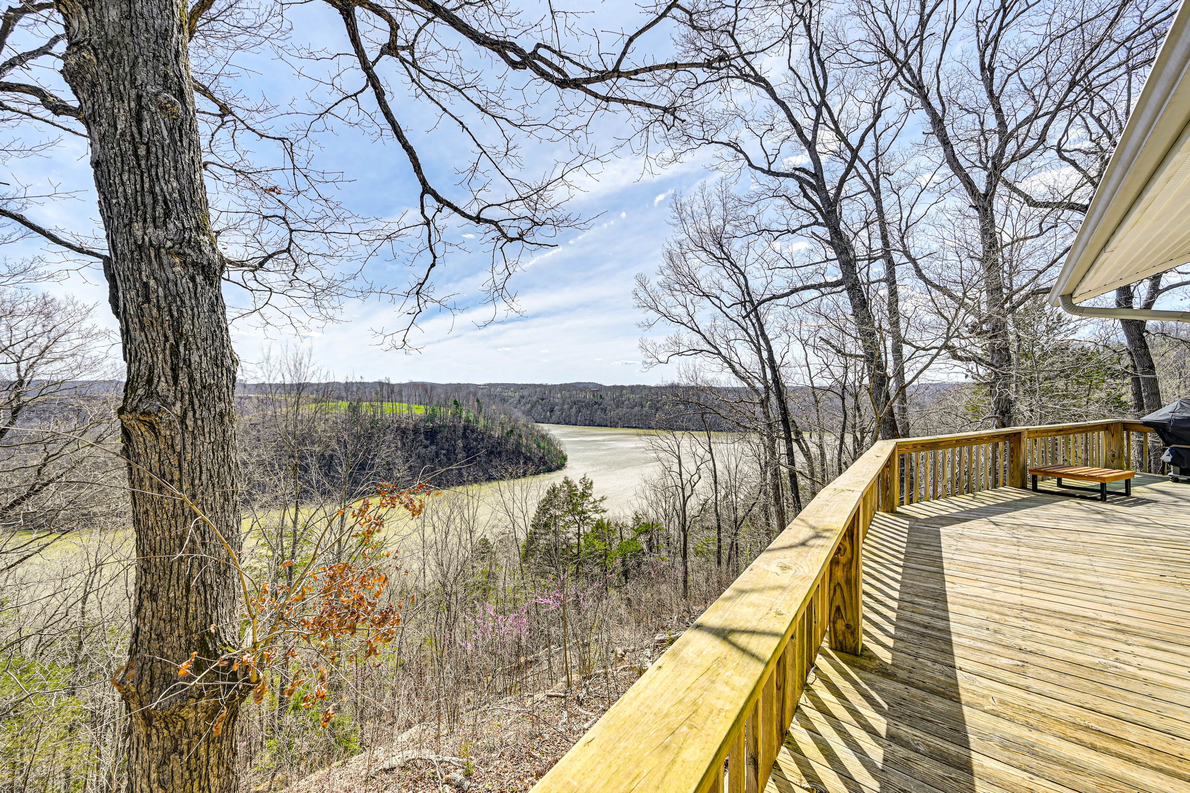 Albany Vacation Rental | 4BR | 2.5BA | 2,100 Sq Ft | Stairs Required
