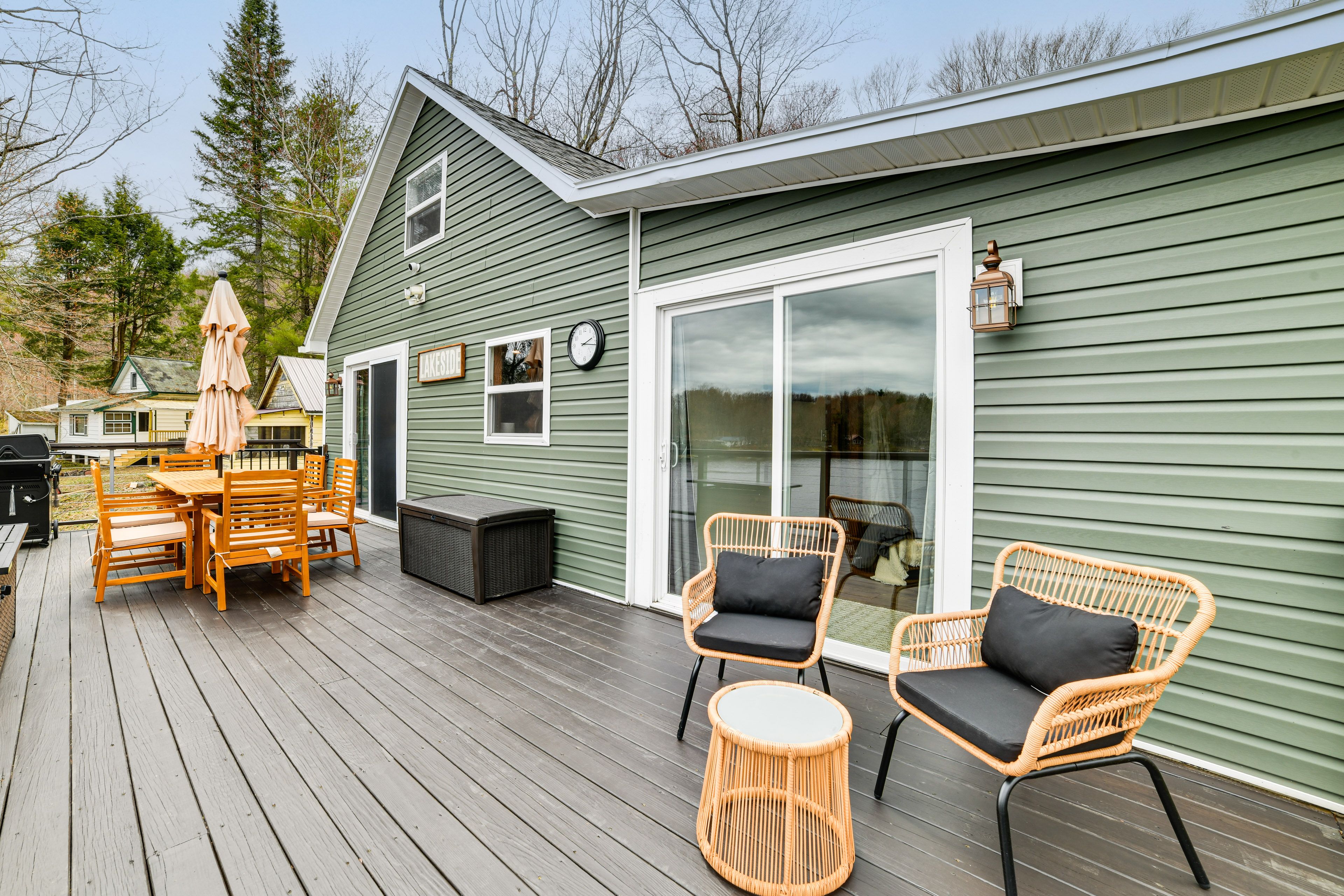 Deck | Gas Grill | Dining Area w/ Umbrella | Outdoor Heater | Gas Fire Table