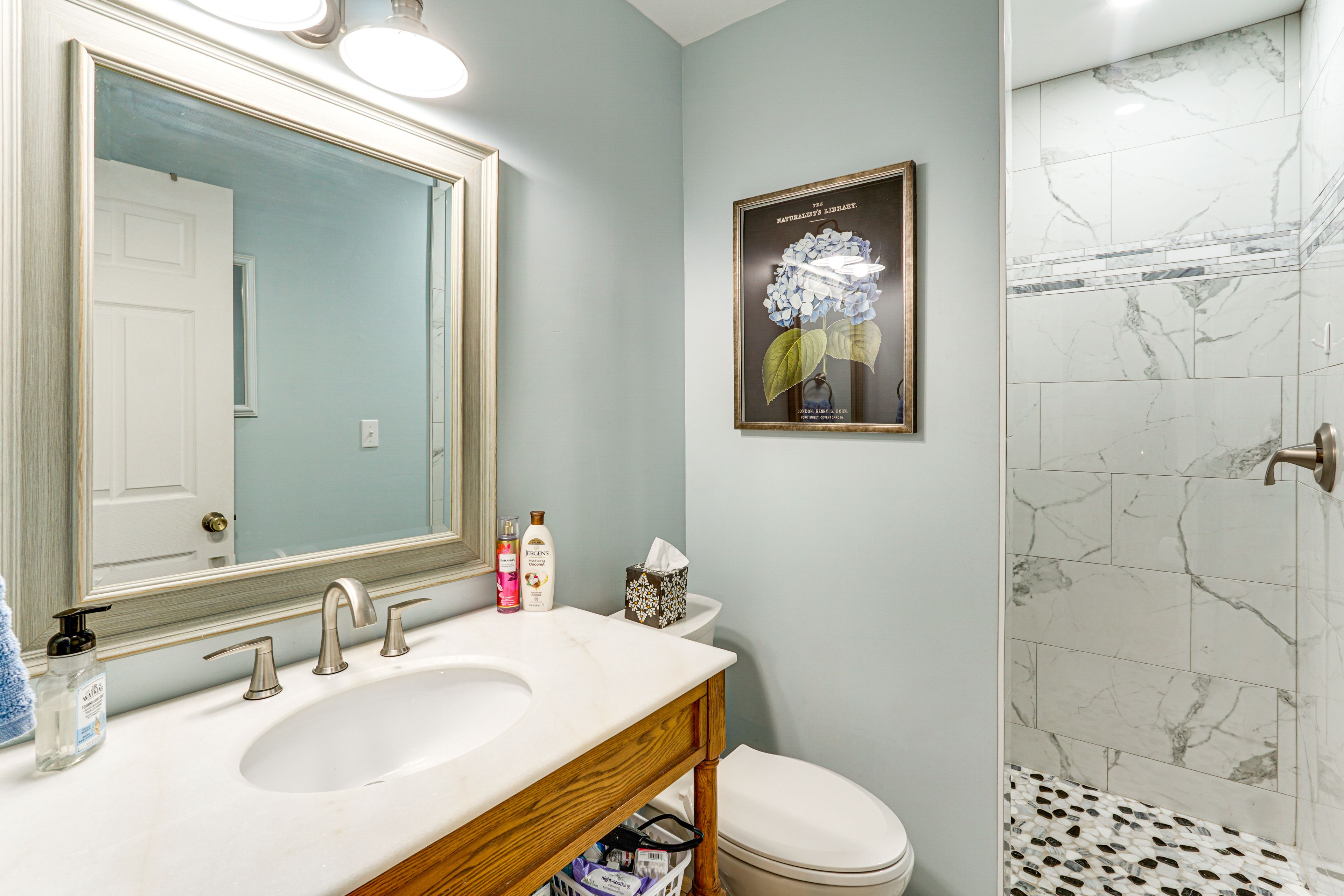 Full Bathroom | 2nd Floor