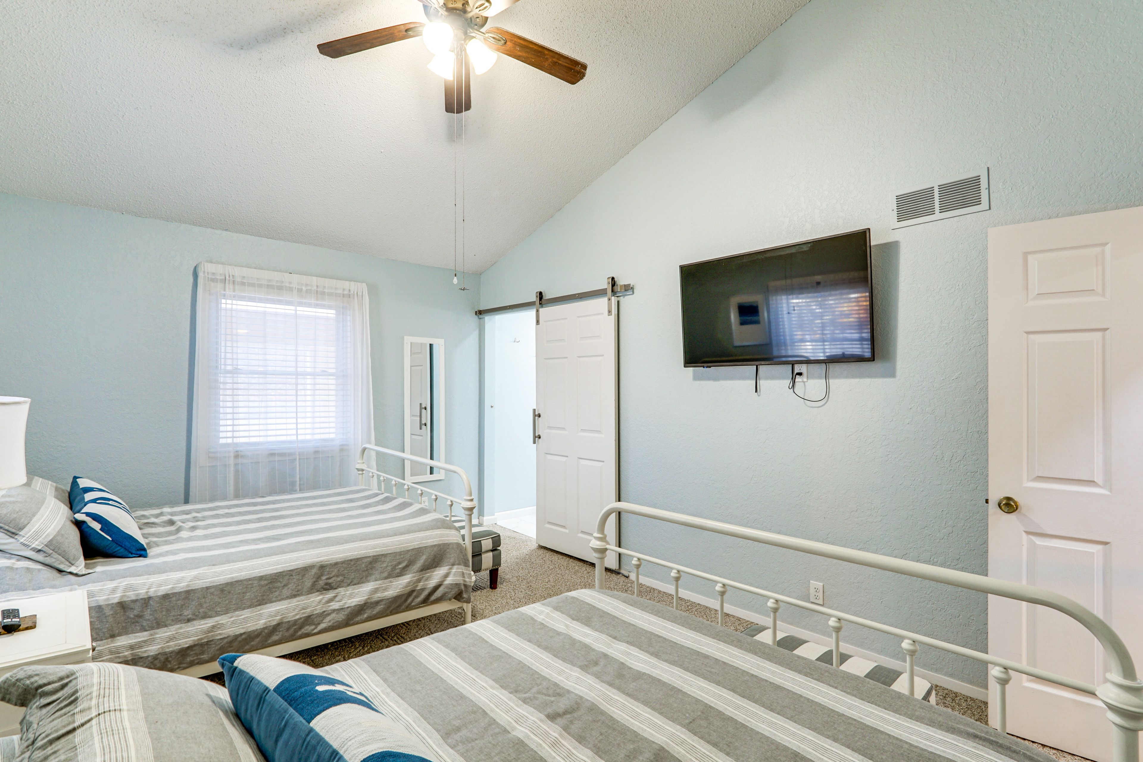 Bedroom Suite 1 | 2 Queen Beds | 2nd Floor