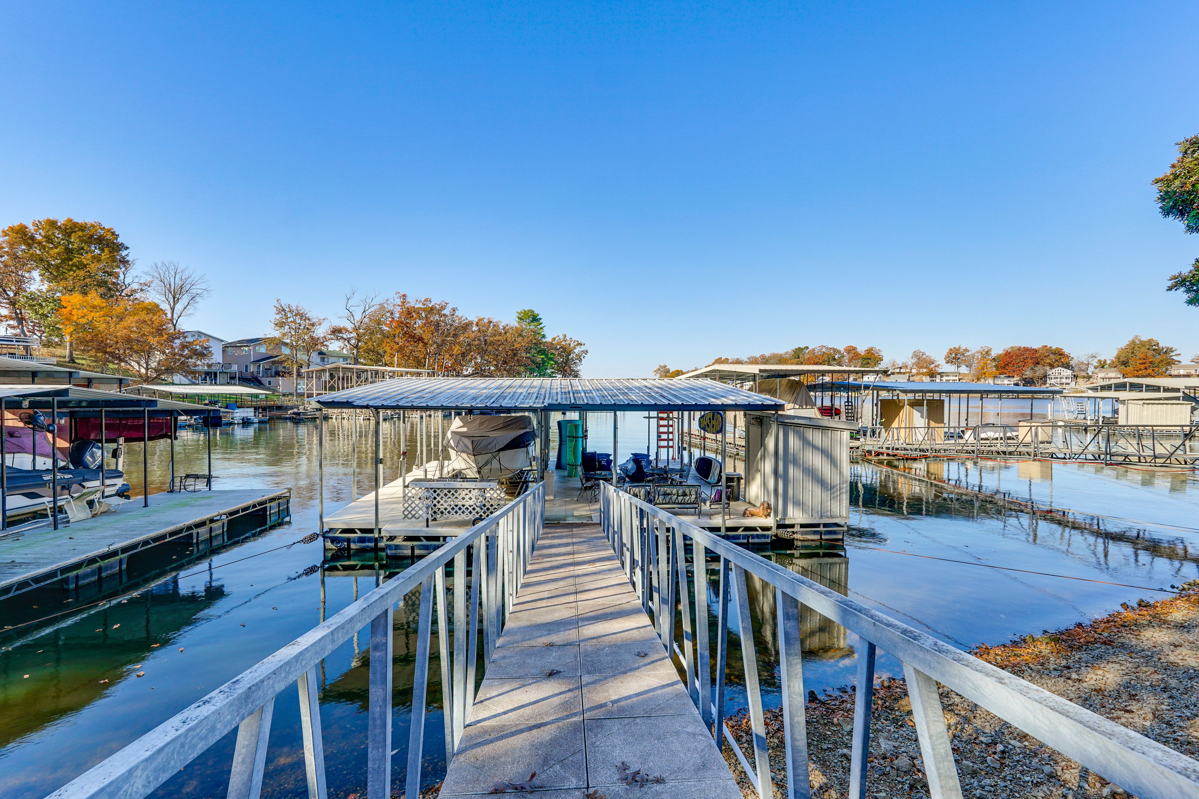 Lake Access On-Site | Private Dock | Fishing Poles | Inflatable Rafts