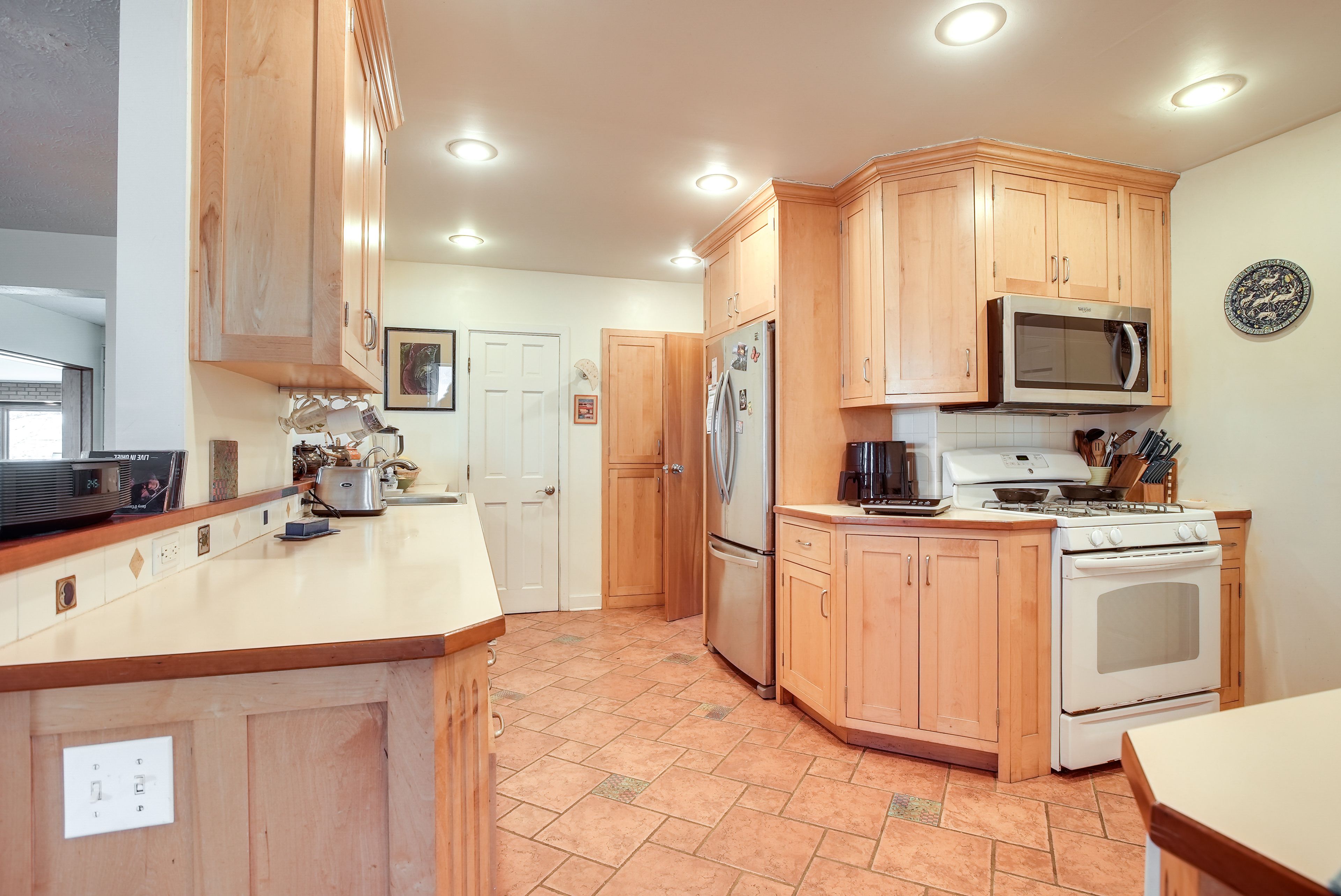Kitchen | 1st Floor | Keurig & Drip Coffee Makers | Air Fryer | Cooking Basics