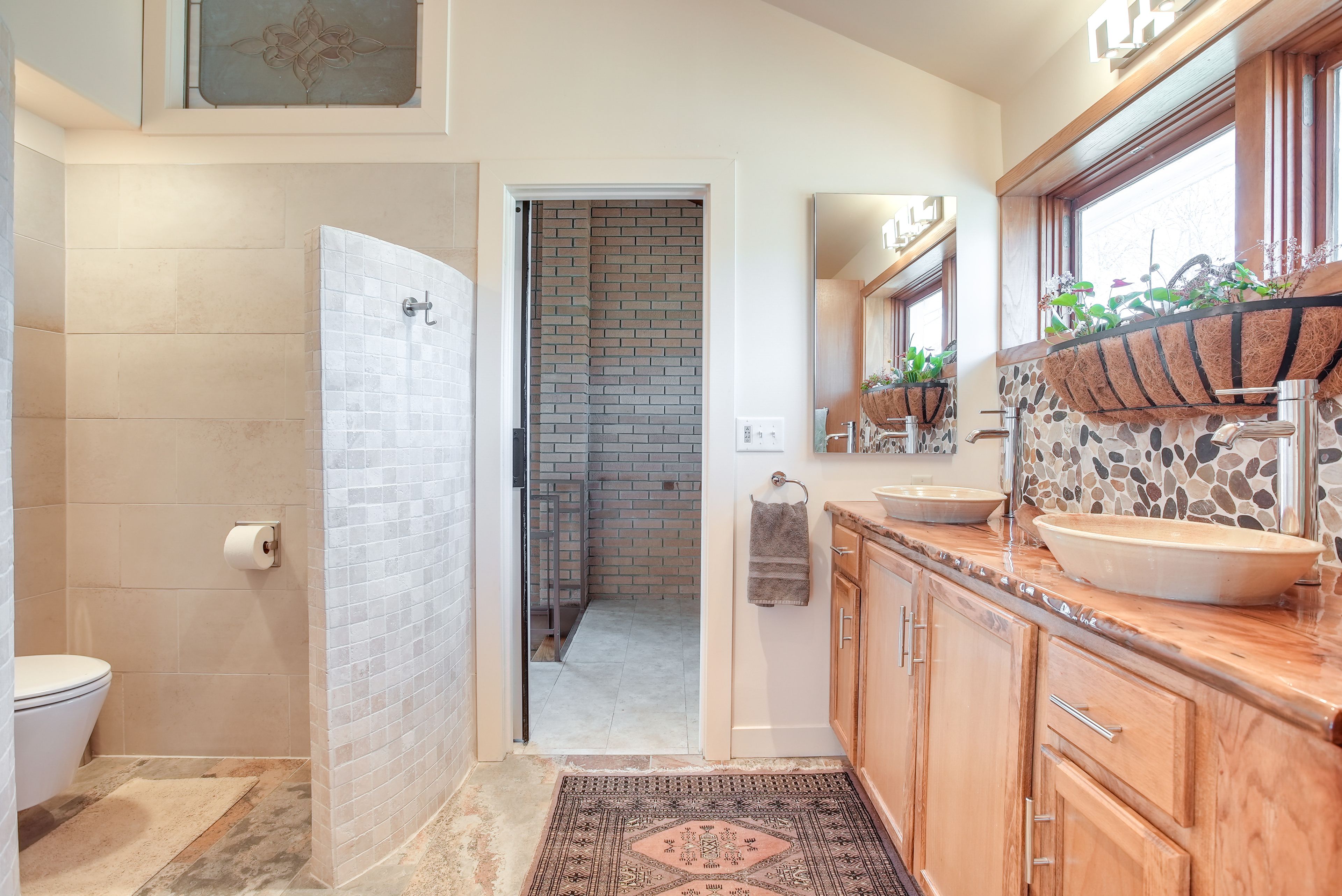 En-Suite Bathroom | 2nd Floor | Towels Provided