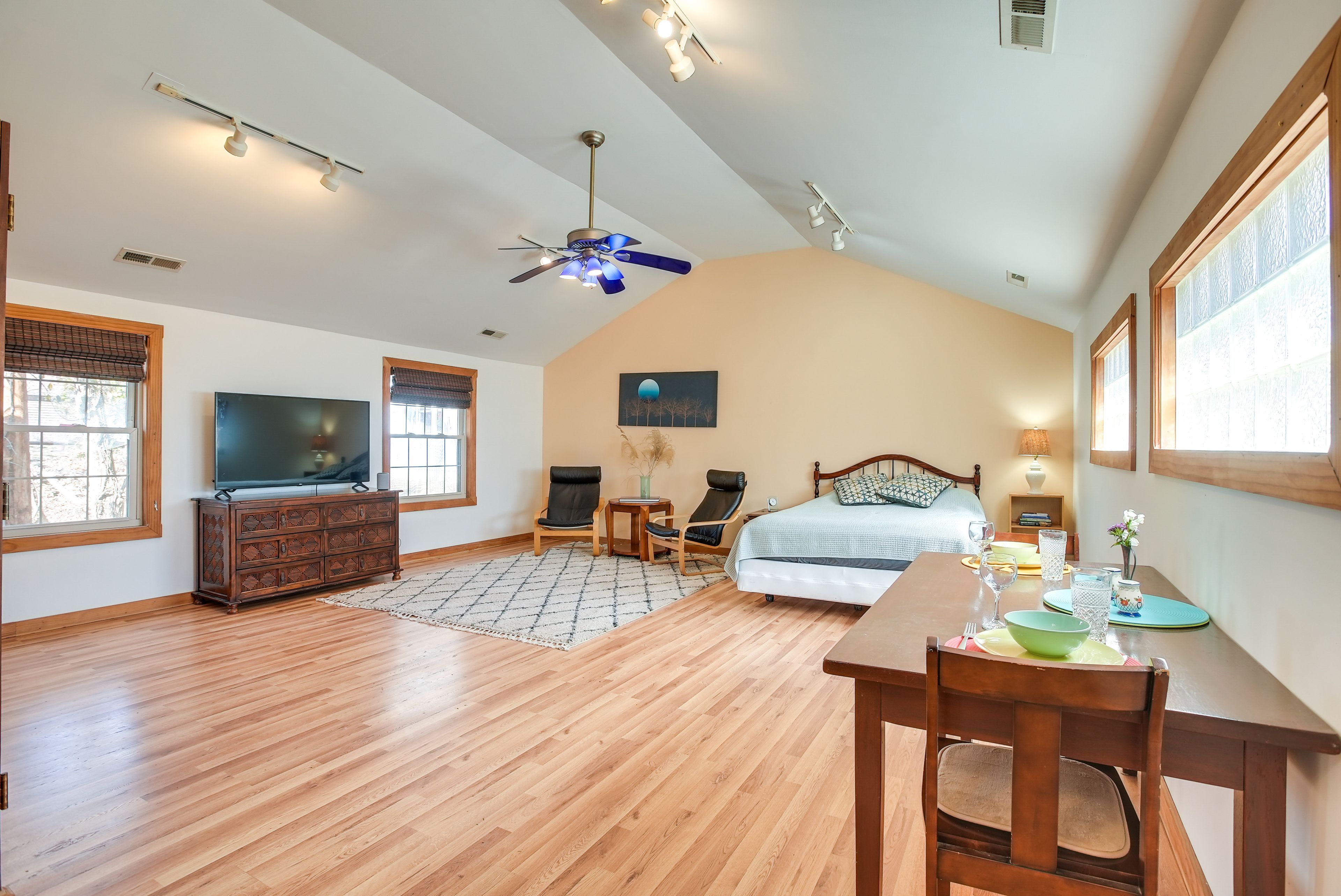 Yellow Springs Vacation Rental | Studio | 1BA | 600 Sq Ft | 3 Steps Required
