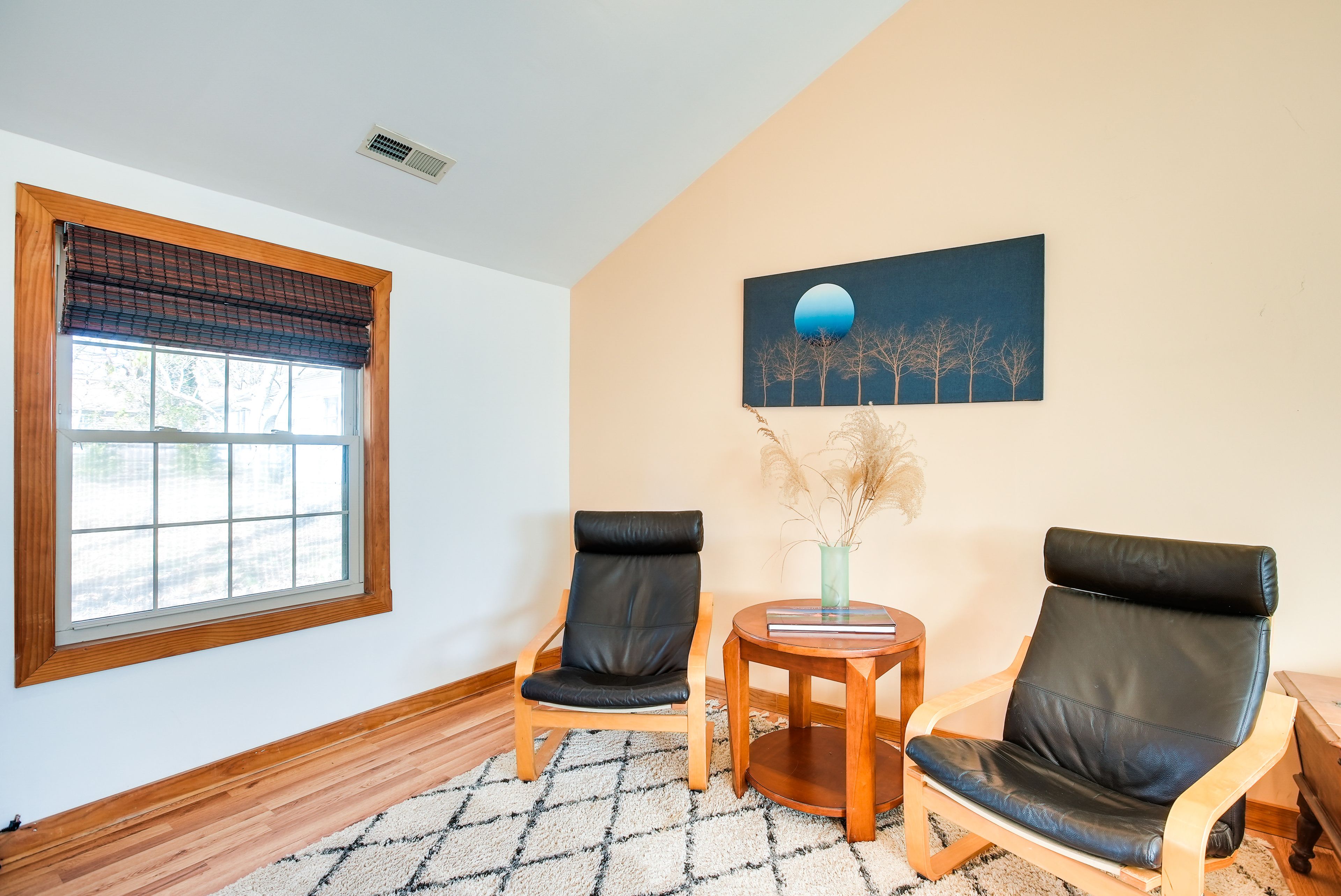 Living Area | Smart TV | Free WiFi