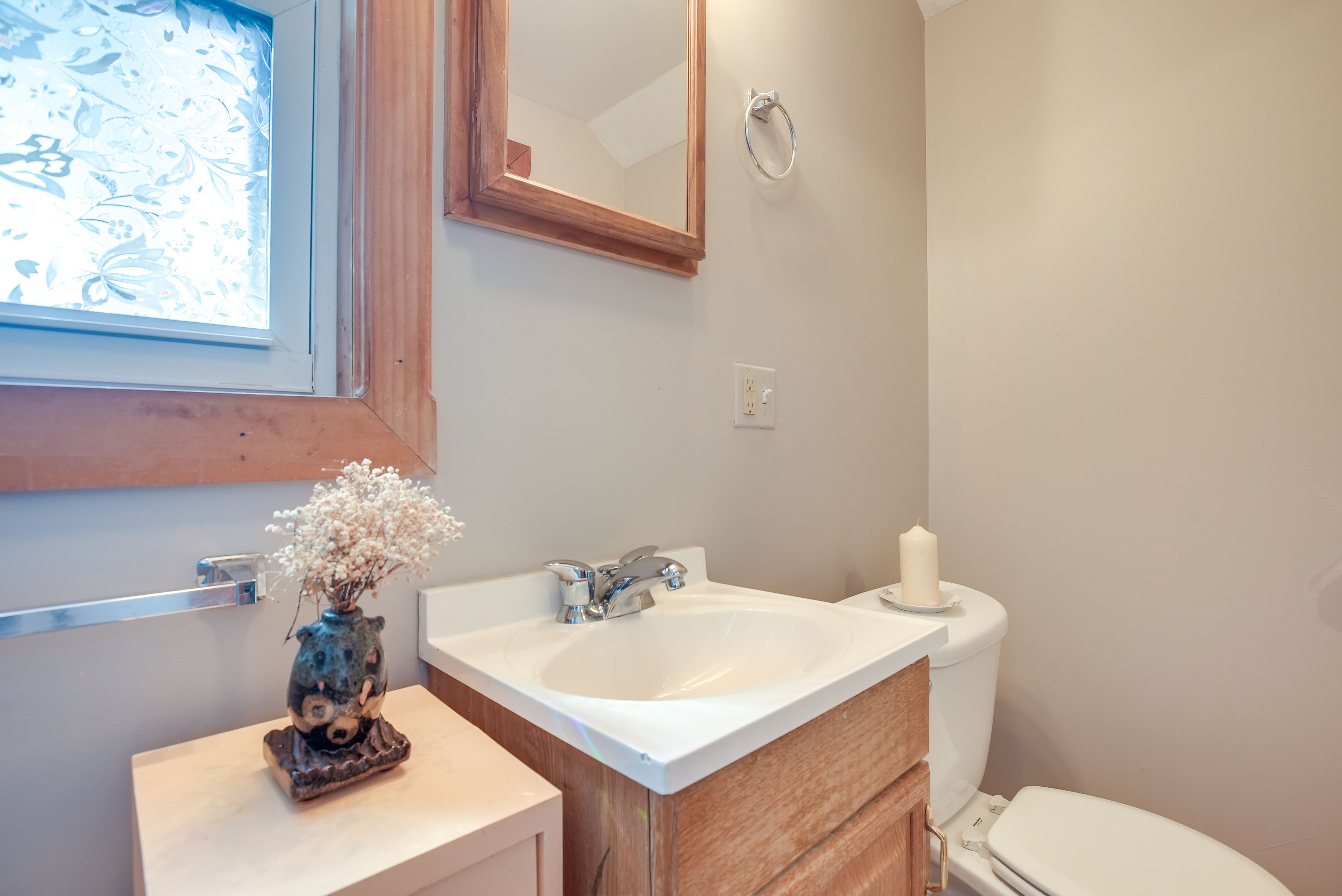 Full Bathroom | Towels Provided | Complimentary Toiletries | Hair Dryer