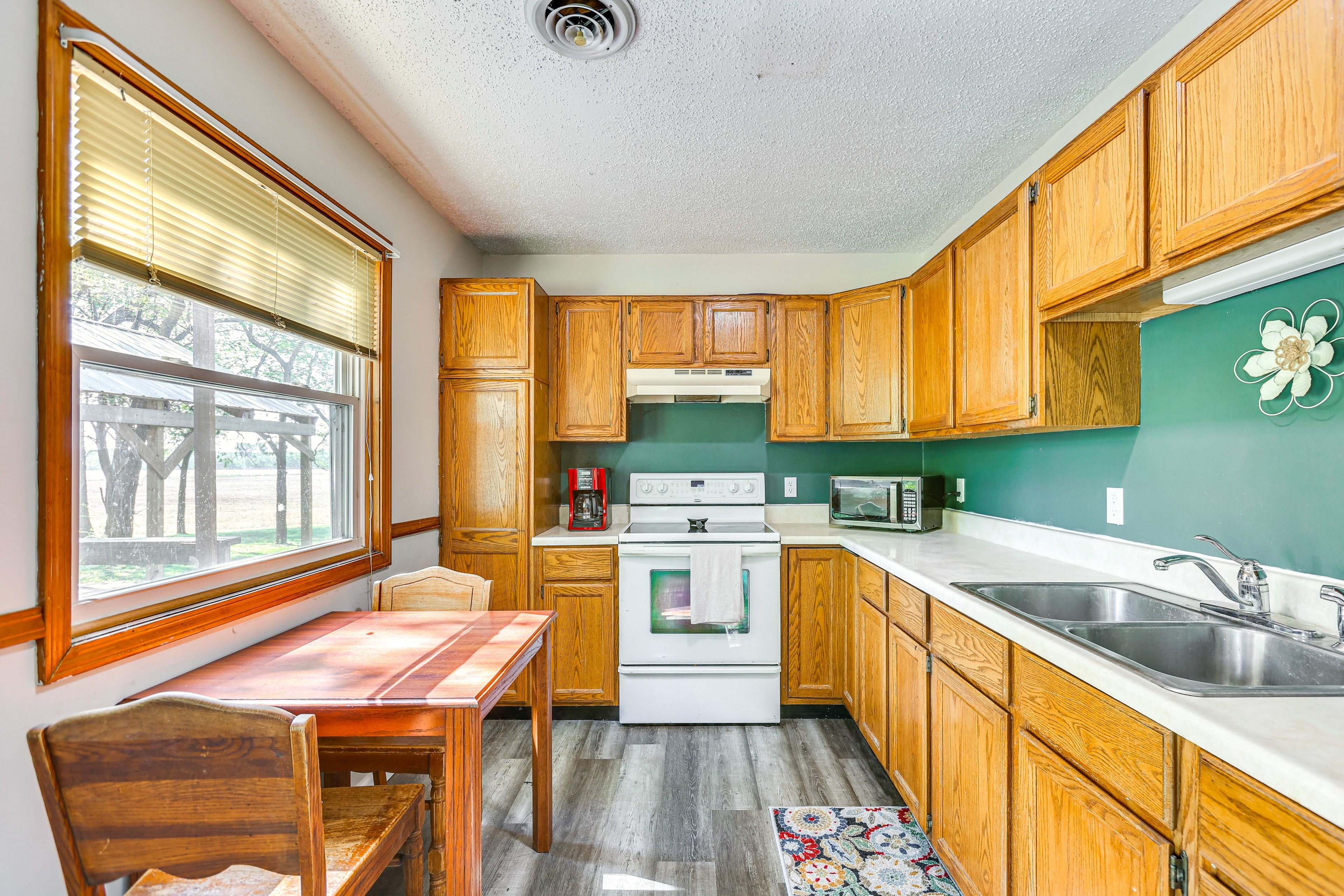 Kitchen | Refrigerator | Toaster | 1st Floor