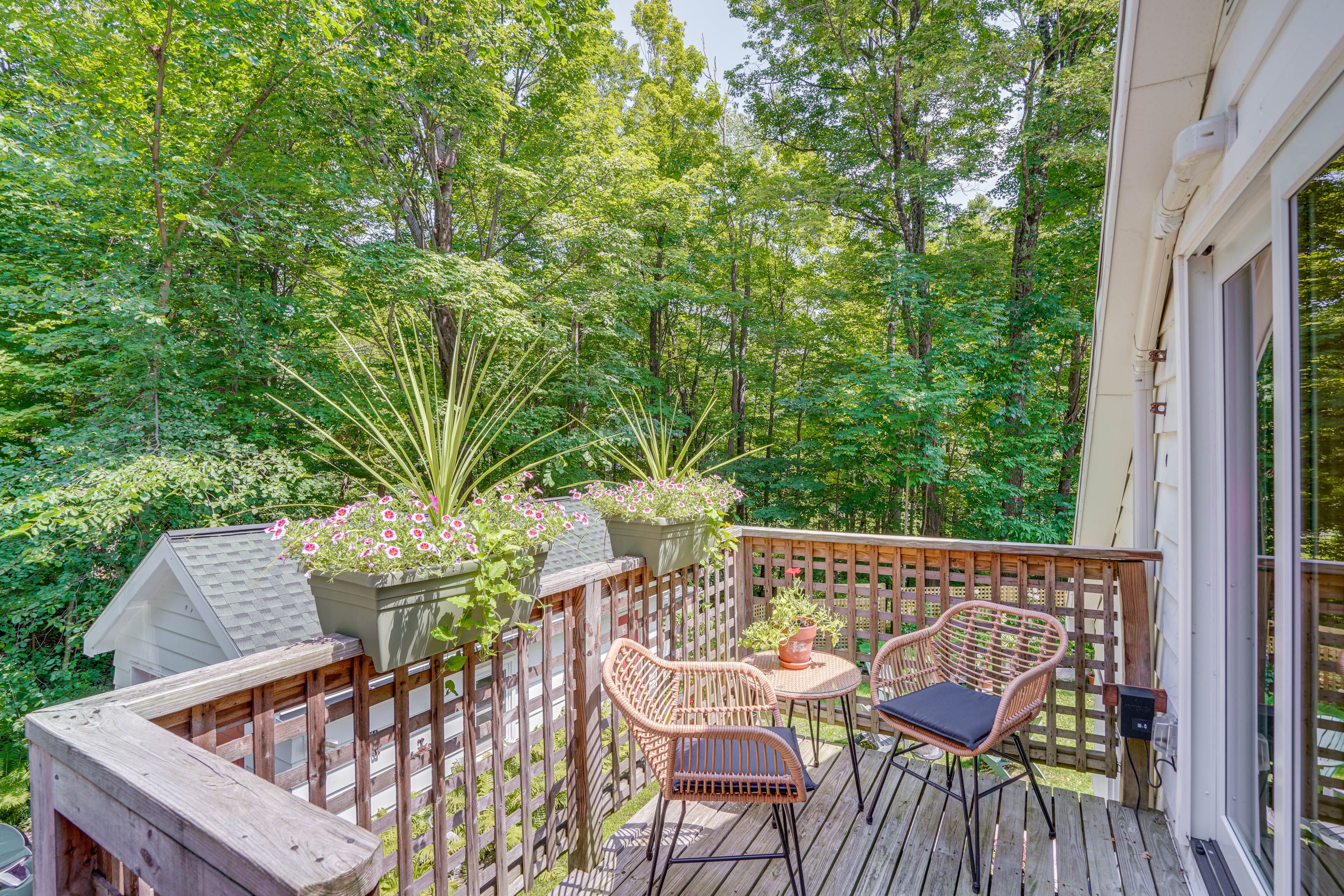 Mt Tremper Vacation Rental | 1BR | 1BA | Stairs Required | 500 Sq Ft