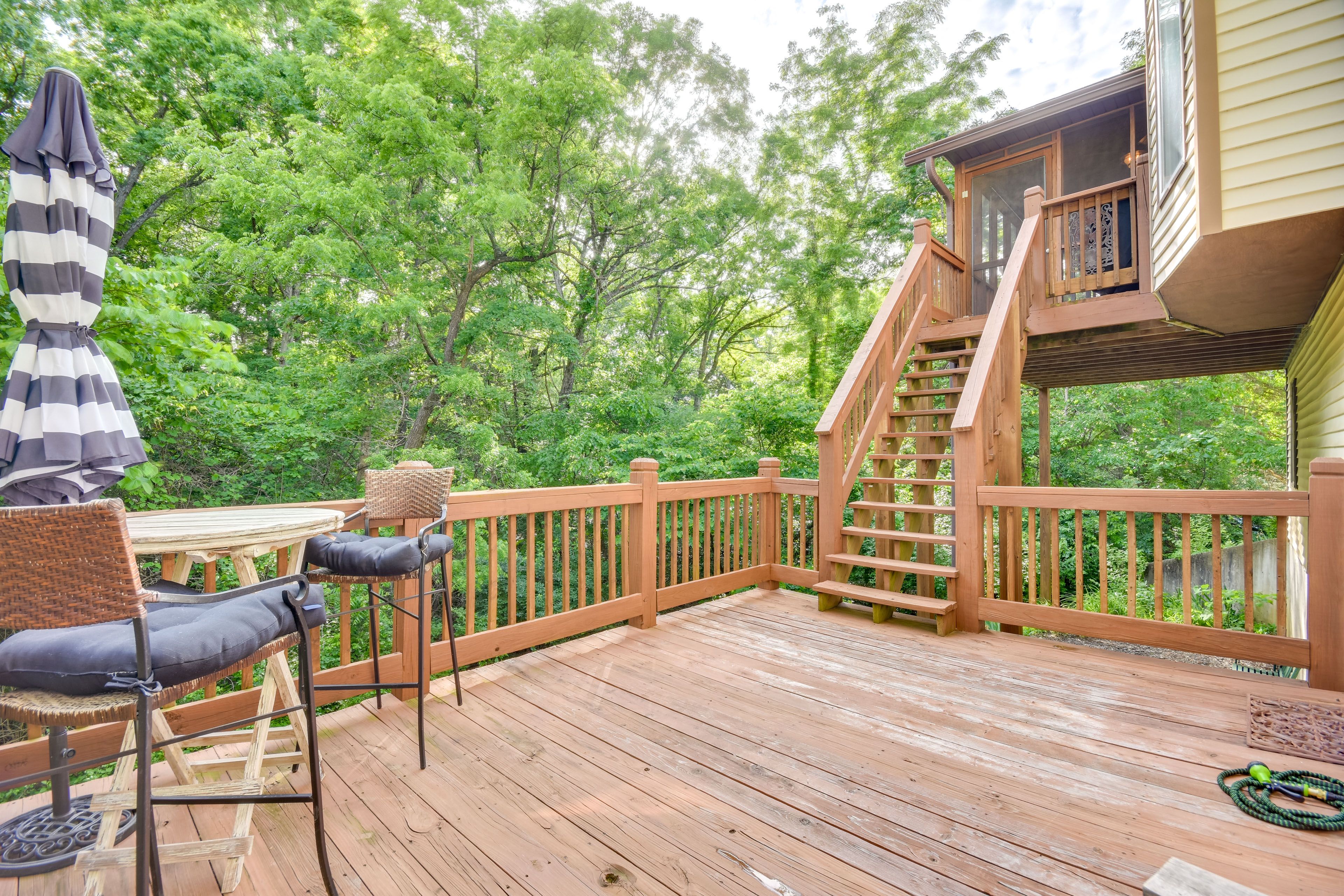 Deck | Outdoor Dining Table