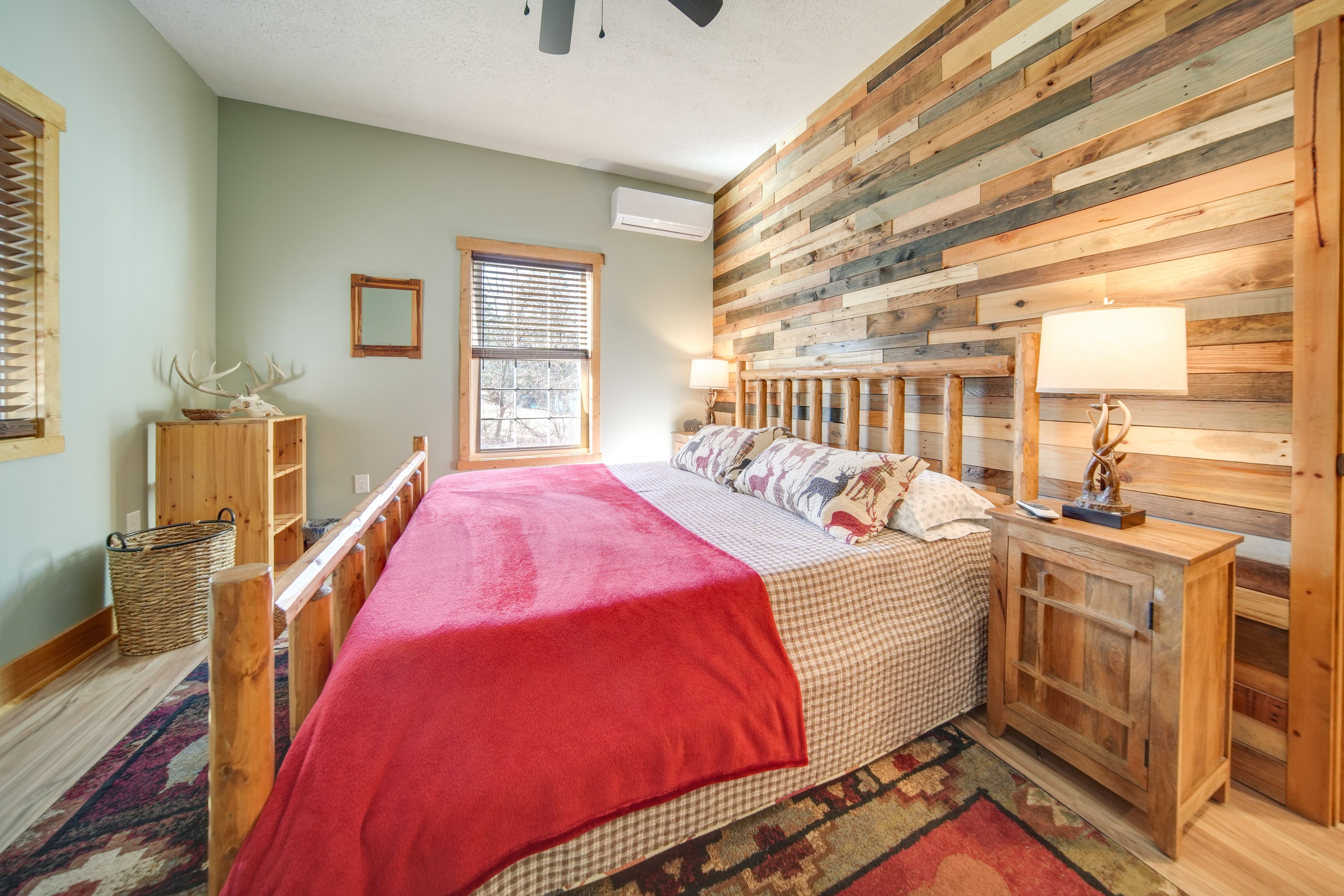 Bedroom 1 | Main Level | King Bed | Linens Provided