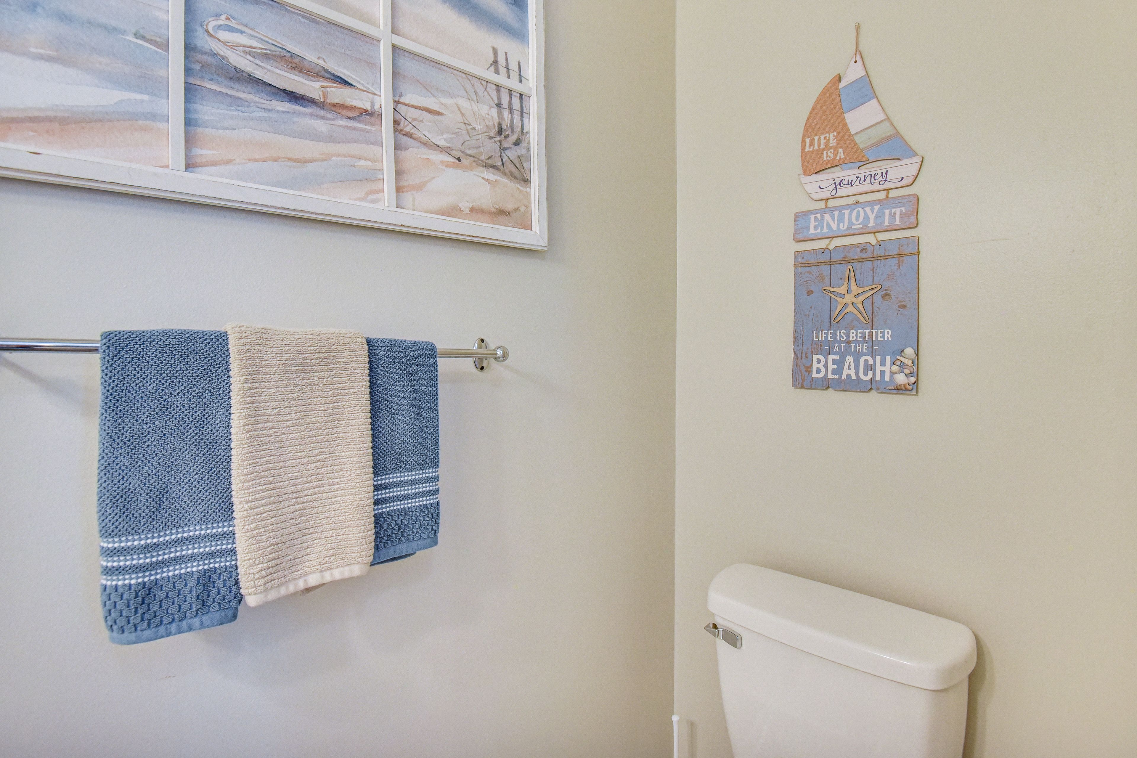 Half Bathroom | 1st Floor