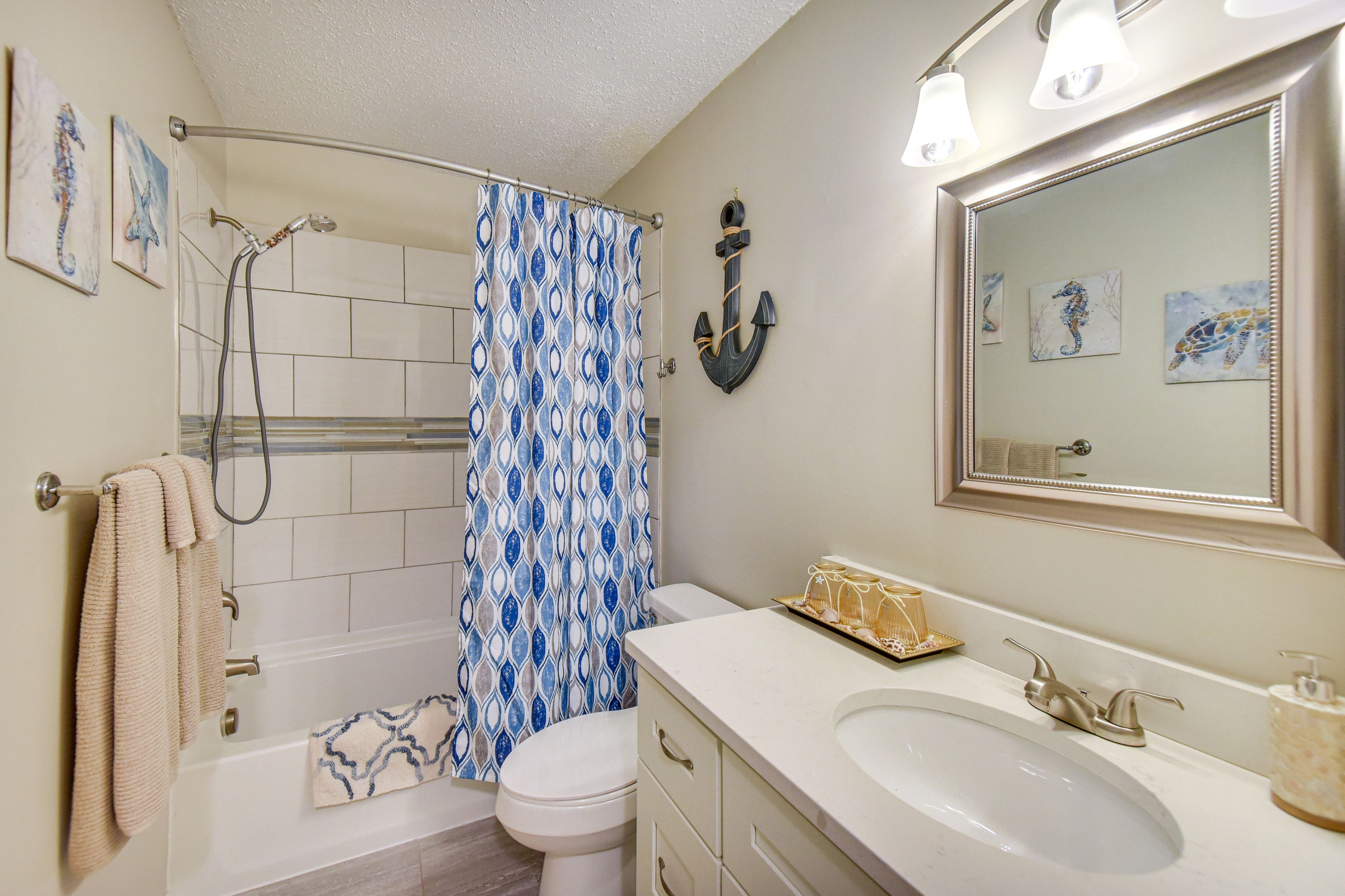 Full Bathroom | 2nd Floor