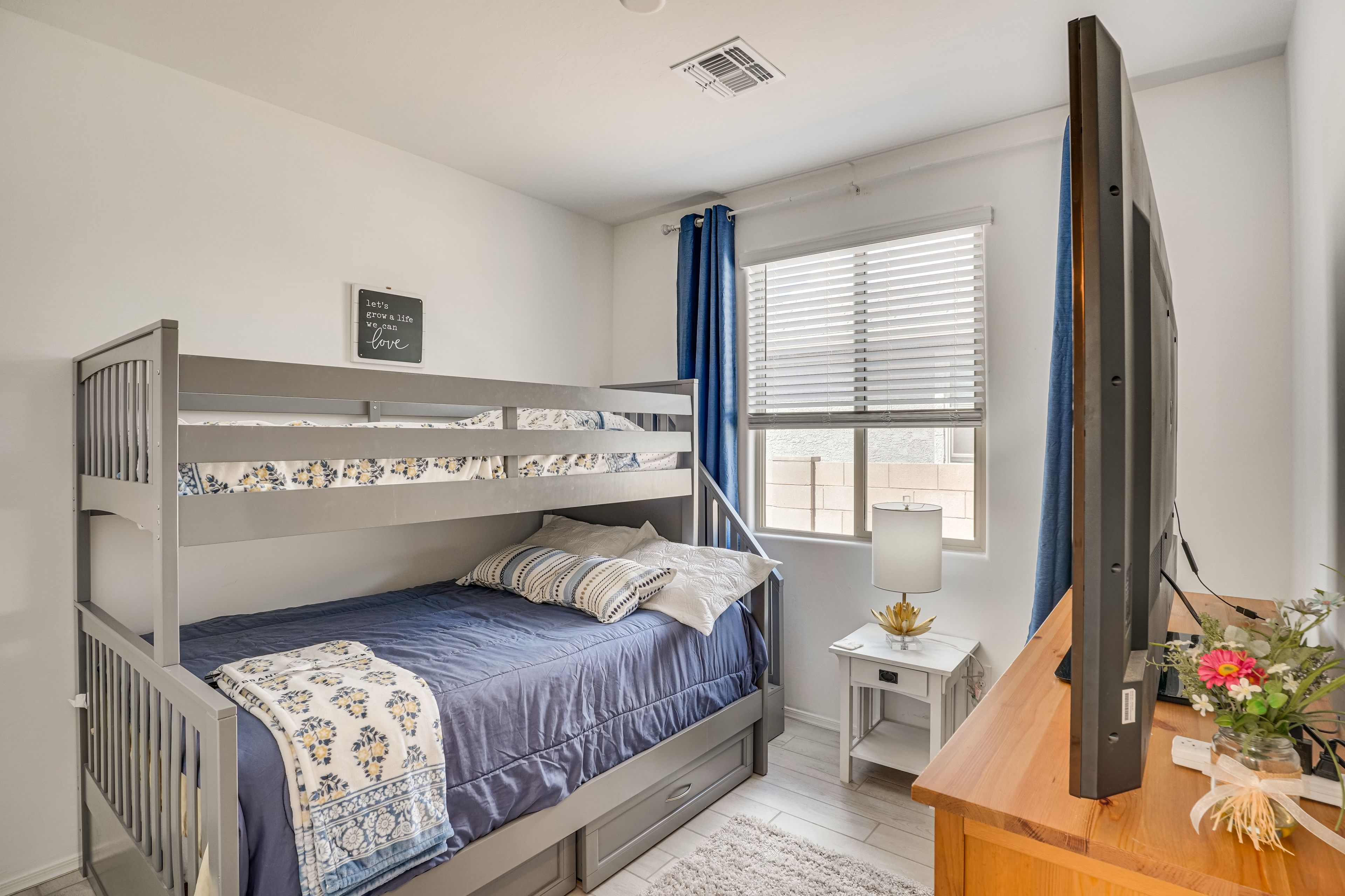 Bedroom 4 | Twin/Full Bunk Bed | Flat-Screen TV