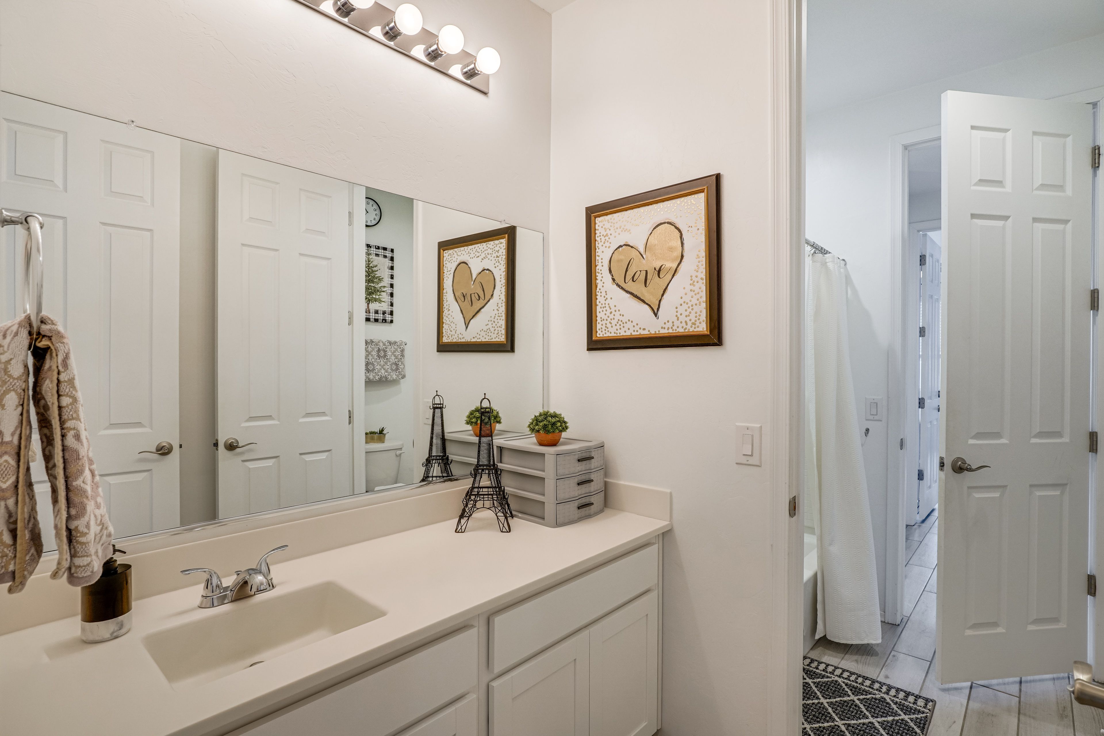 Full Bathroom