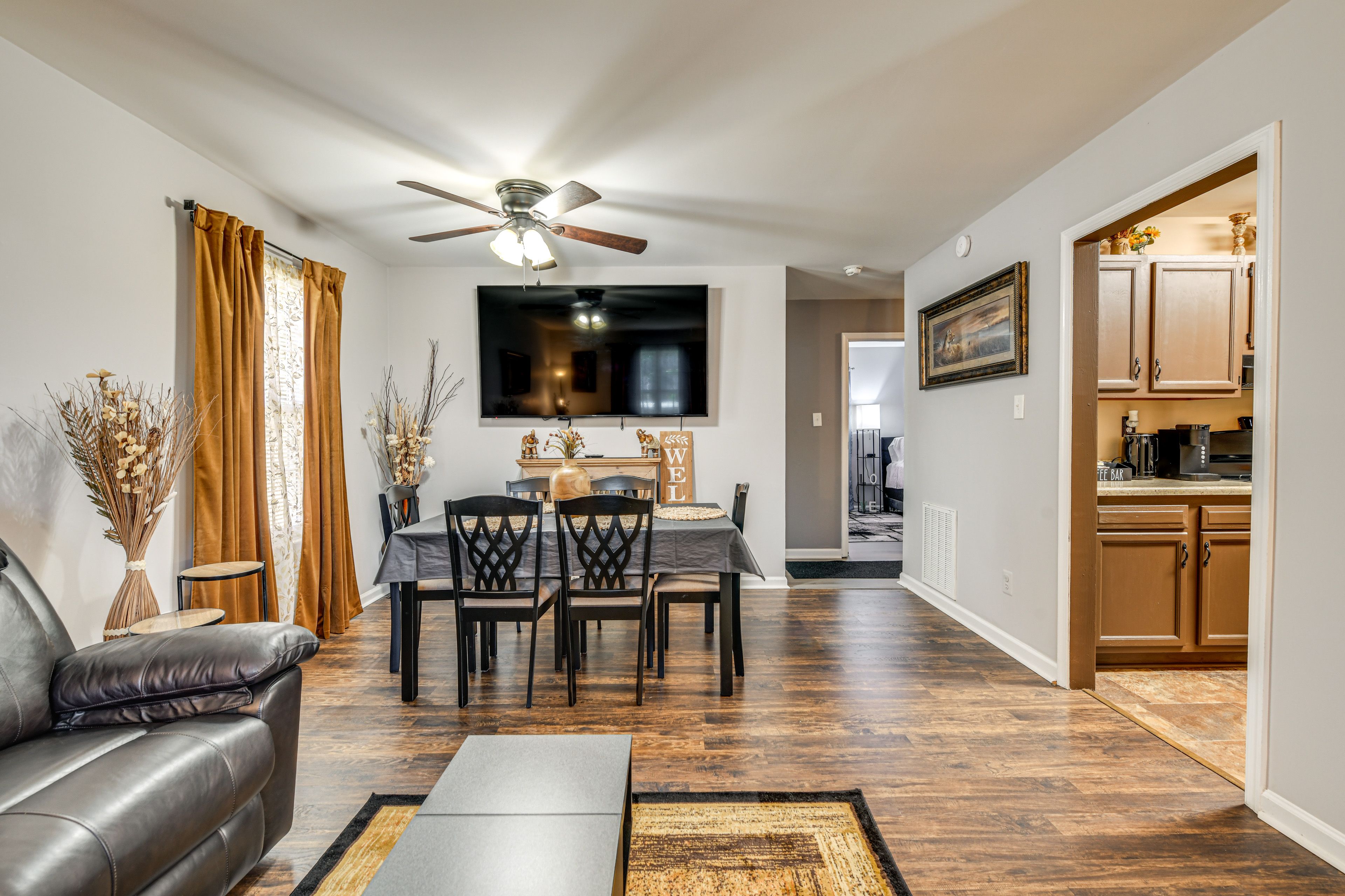 Family Room | Dining Area | Dishware & Flatware | Central A/C & Heat