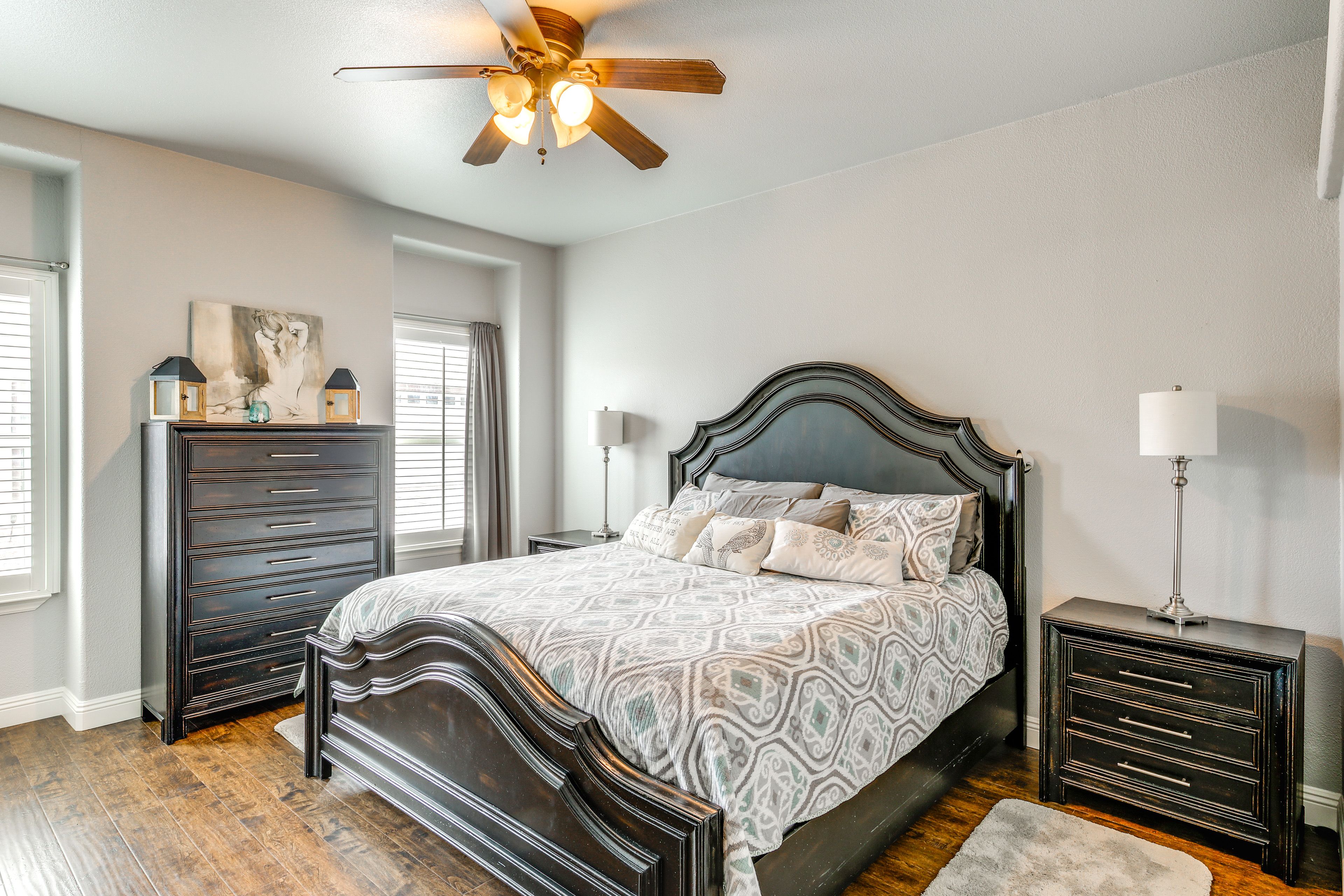 Bedroom 1 | King Bed | Linens Provided