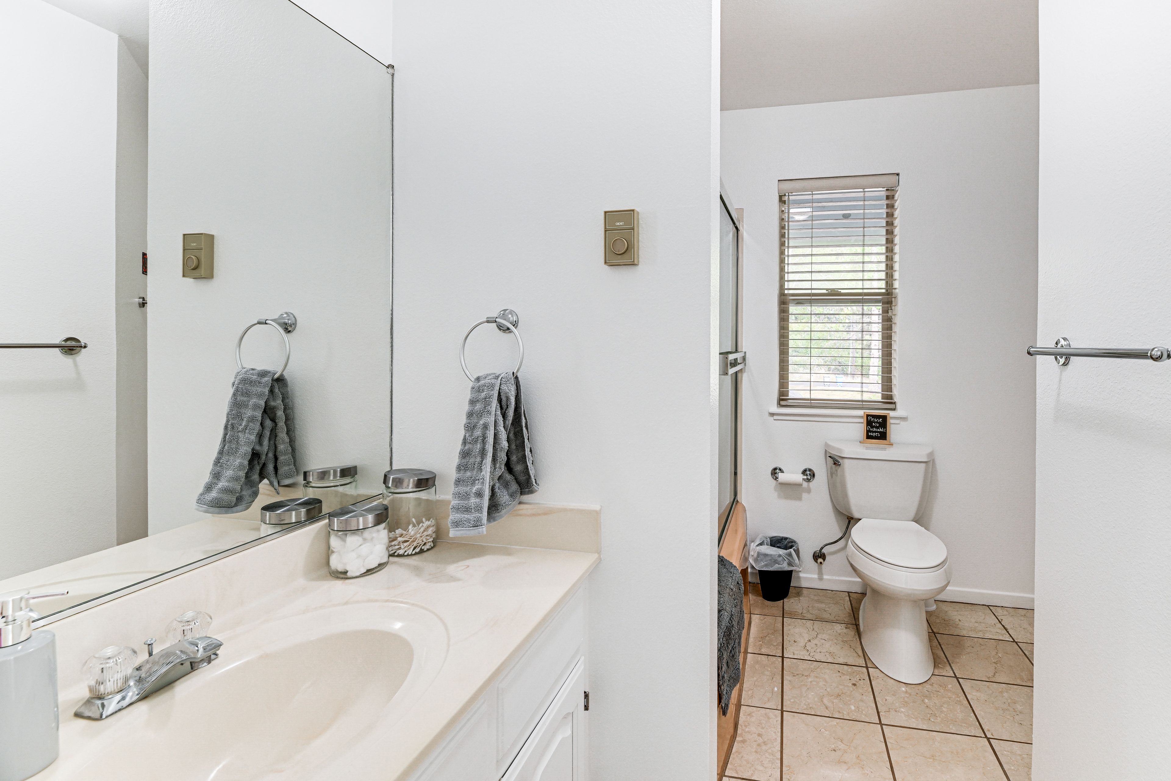 Full Bathroom | 2nd Floor