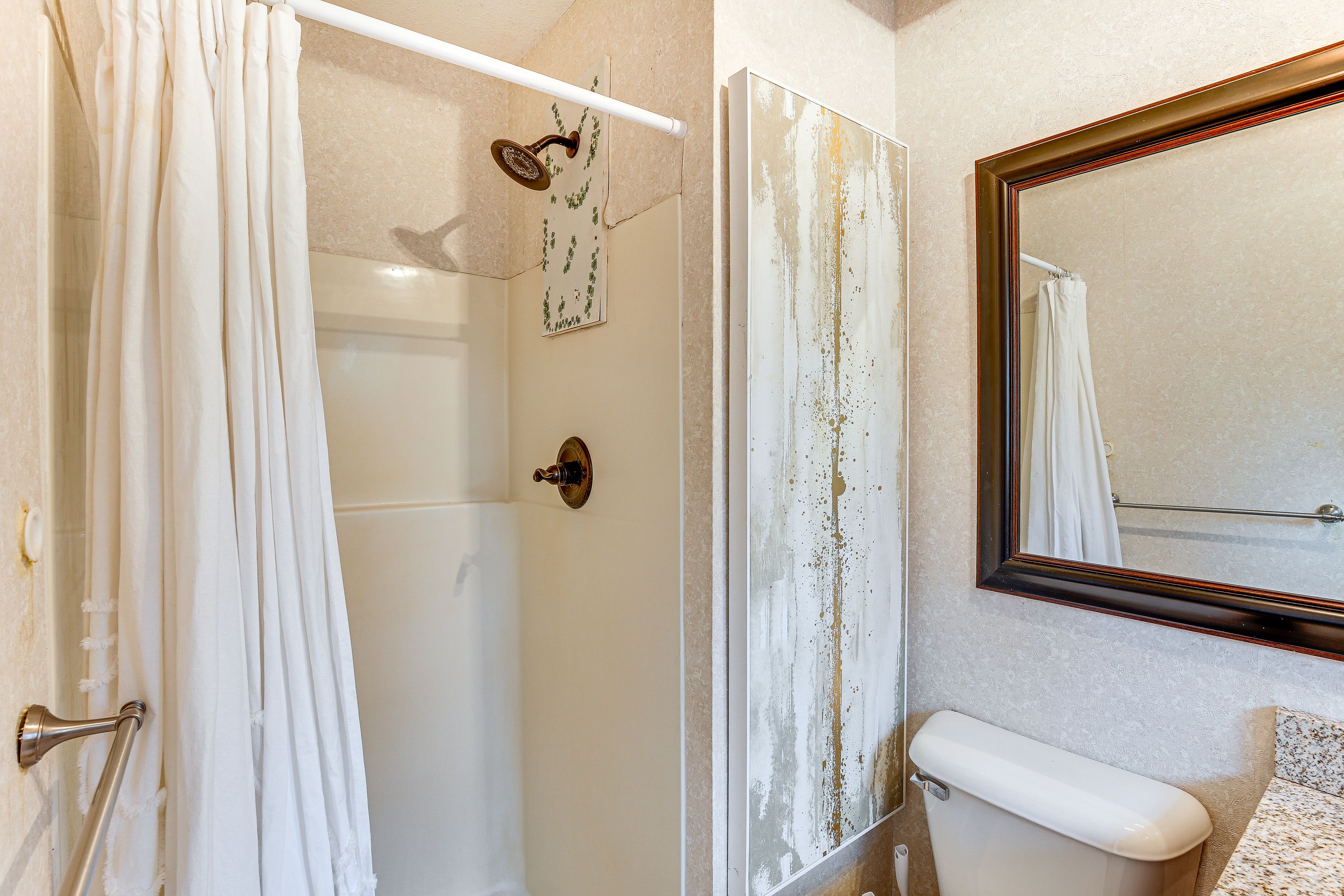 Full Bathroom | 1st Floor